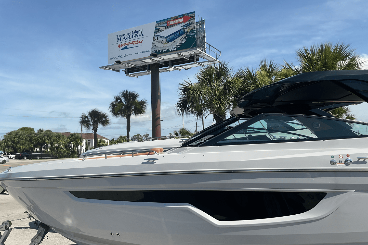 Thumbnail 4 for 2025 Cruisers Yachts 34 GLS Outboard