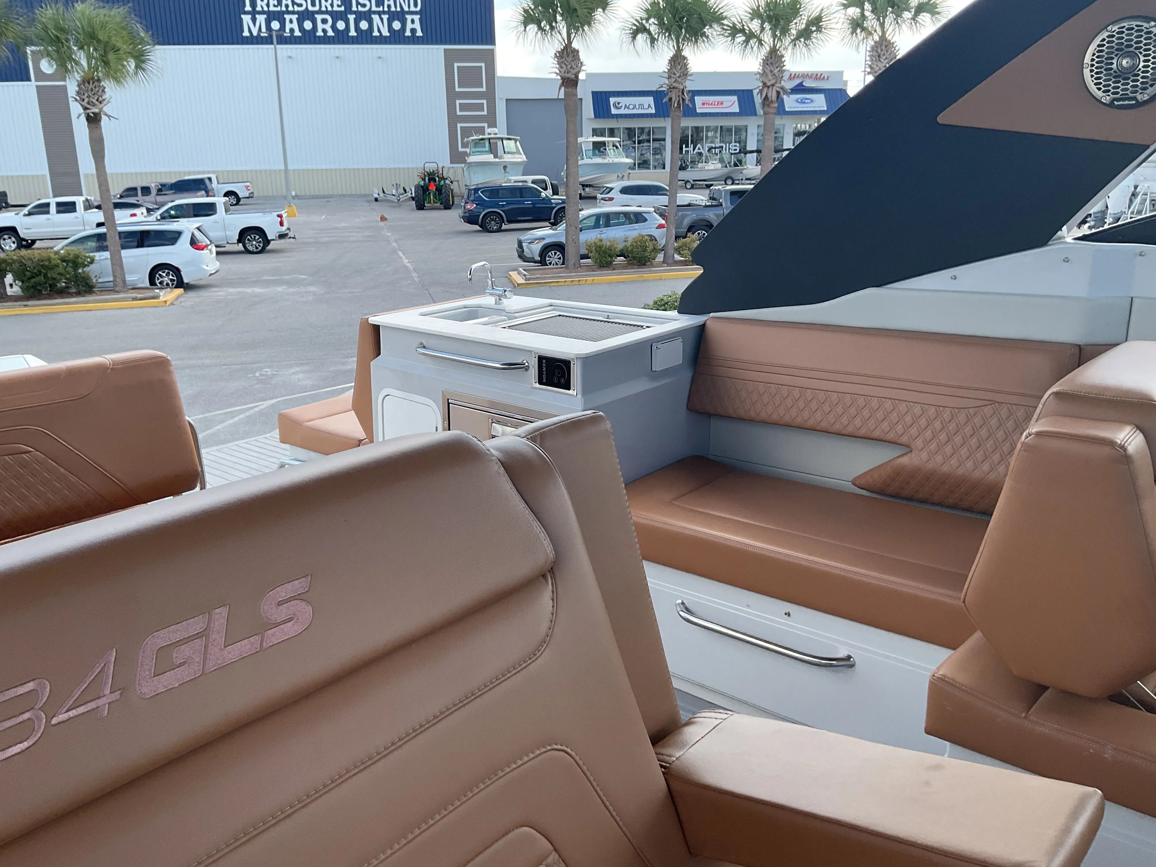 2025 Cruisers Yachts 34 GLS Outboard Image Thumbnail #36