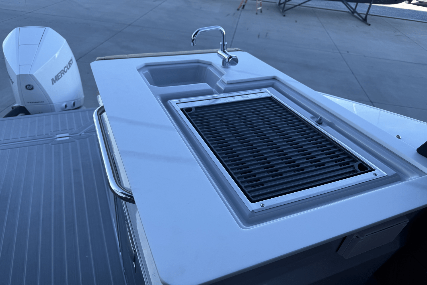 2025 Cruisers Yachts 34 GLS Outboard Image Thumbnail #14