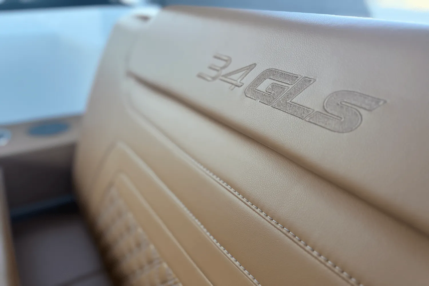 2025 Cruisers Yachts 34 GLS Outboard Image Thumbnail #9