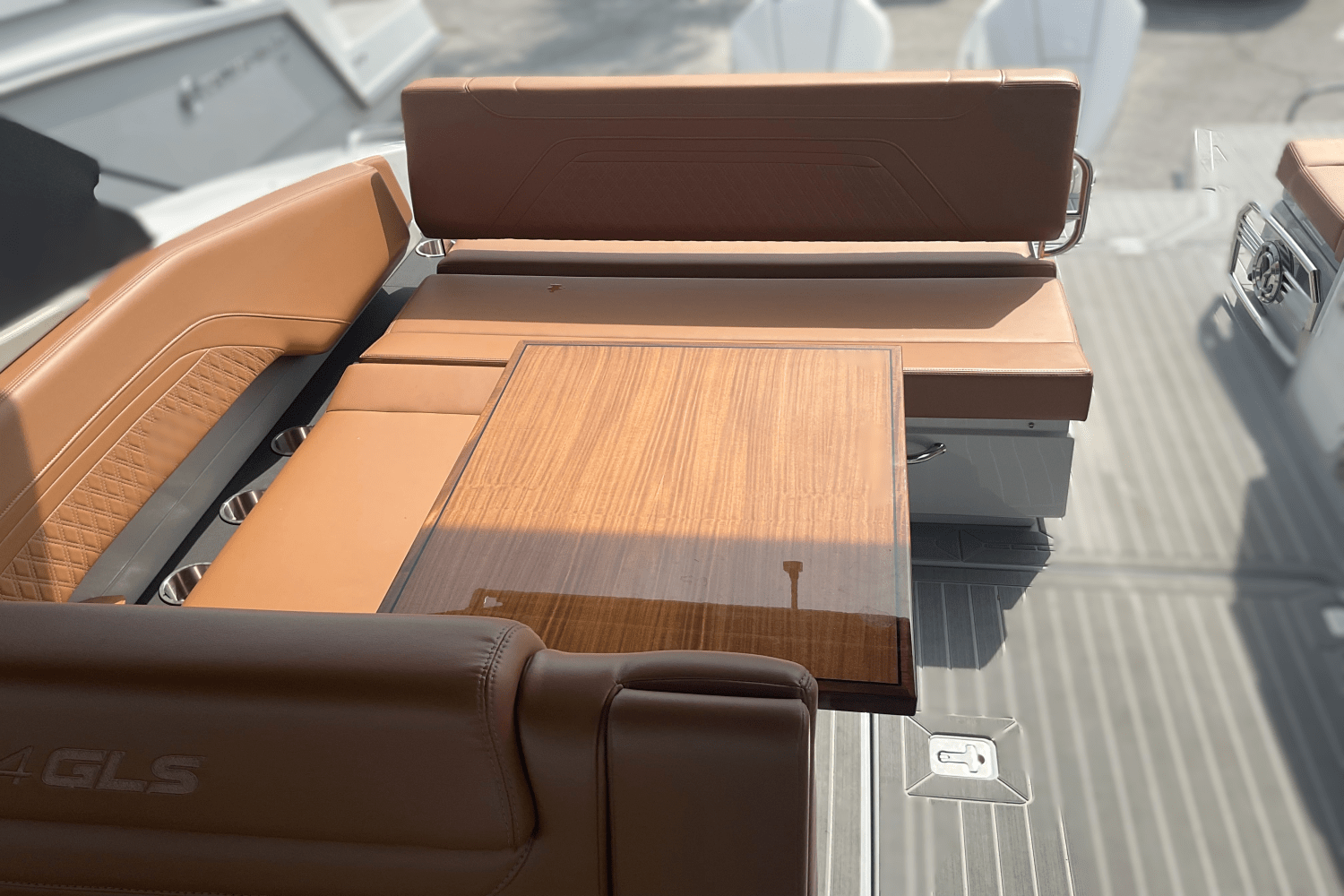2025 Cruisers Yachts 34 GLS Outboard Image Thumbnail #17