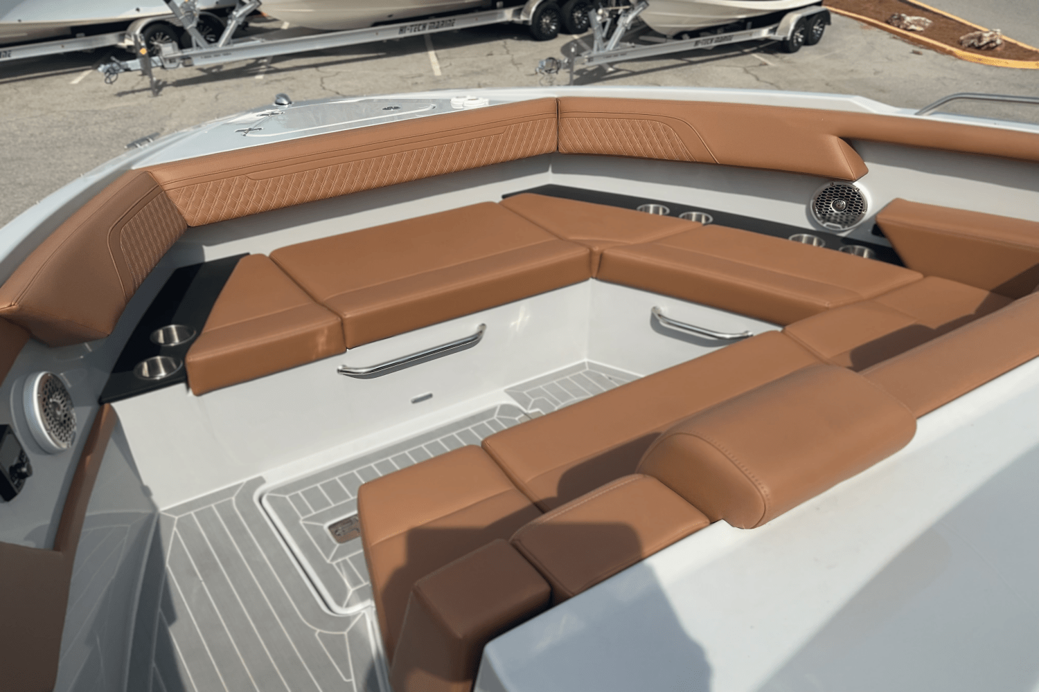 2025 Cruisers Yachts 34 GLS Outboard Image Thumbnail #26