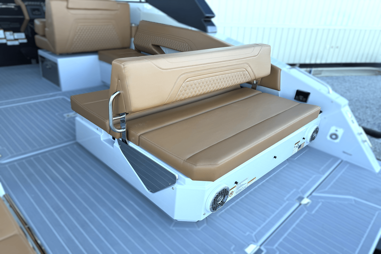 2025 Cruisers Yachts 34 GLS Outboard Image Thumbnail #10
