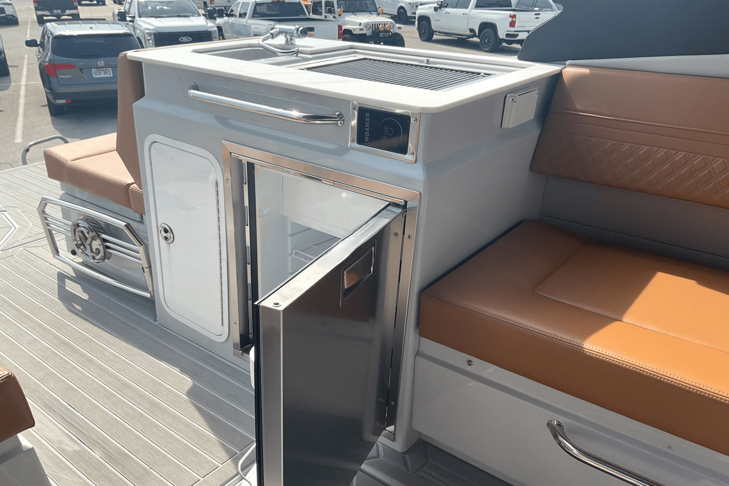 2025 Cruisers Yachts 34 GLS Outboard Image Thumbnail #15