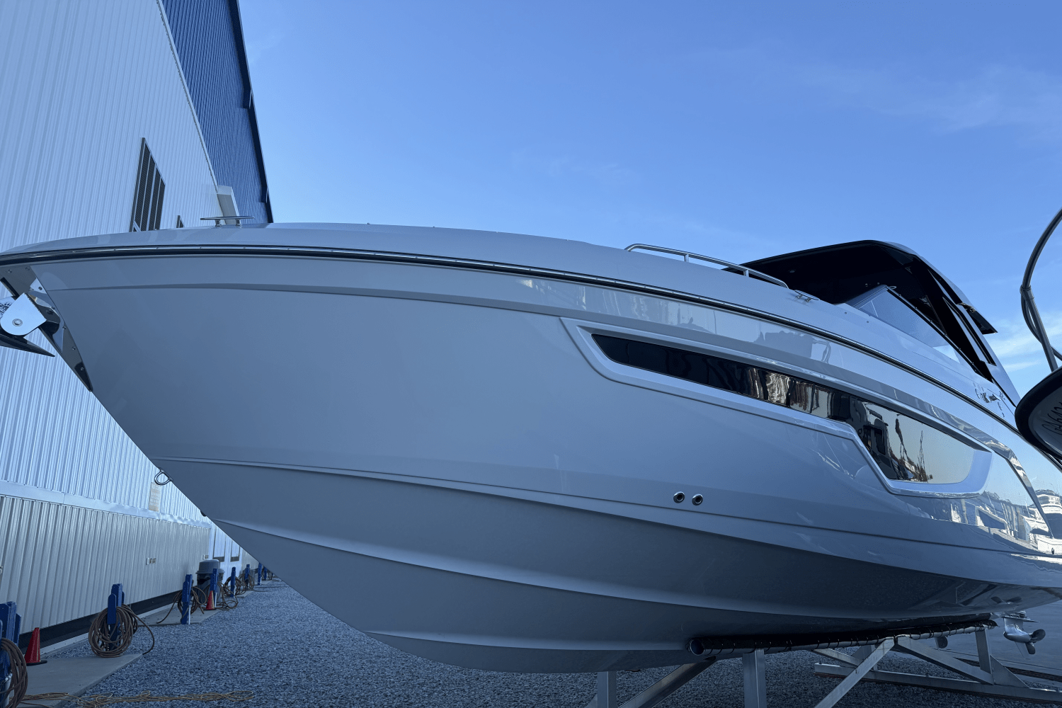 2025 Cruisers Yachts 34 GLS Outboard Image Thumbnail #7