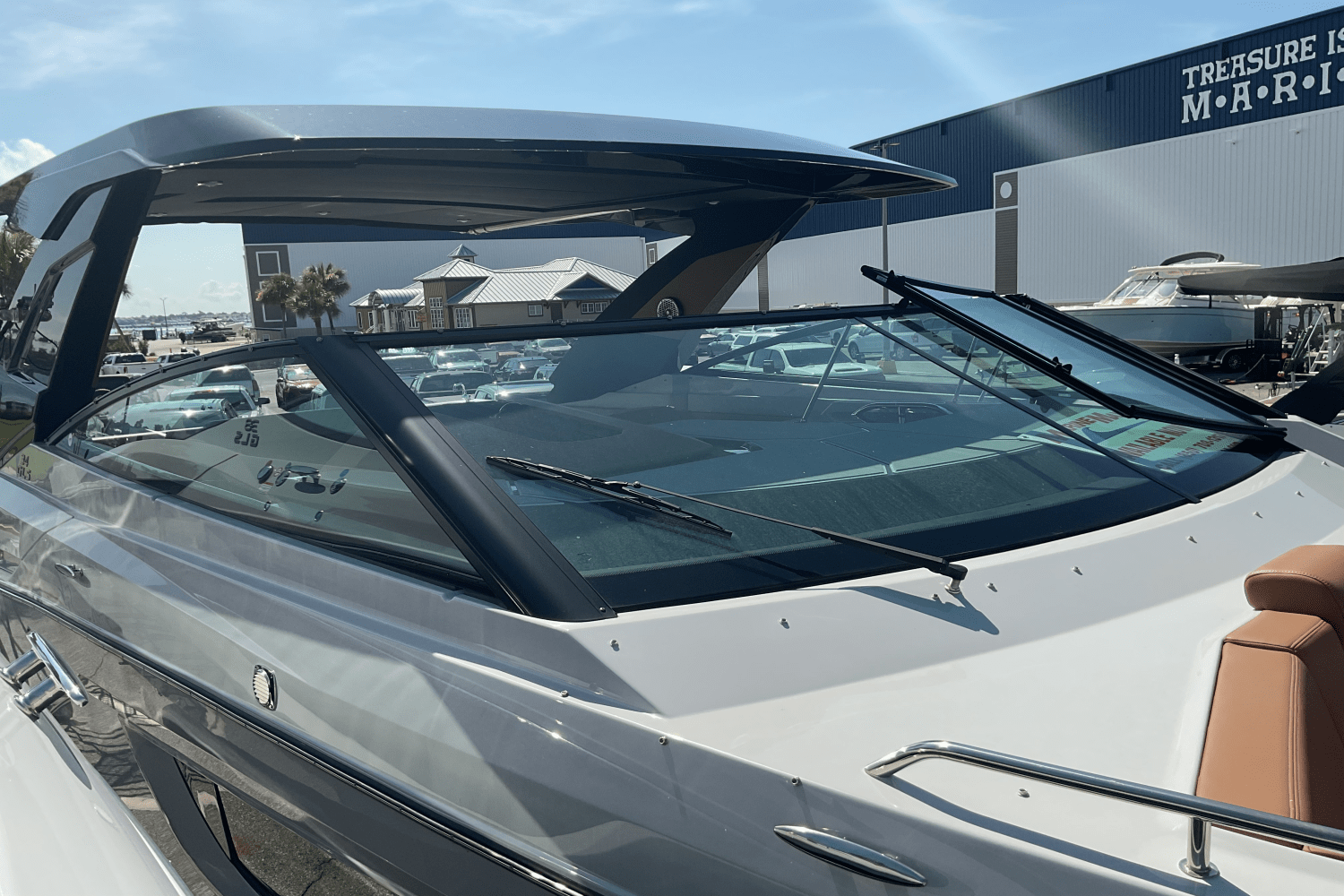 2025 Cruisers Yachts 34 GLS Outboard Image Thumbnail #1