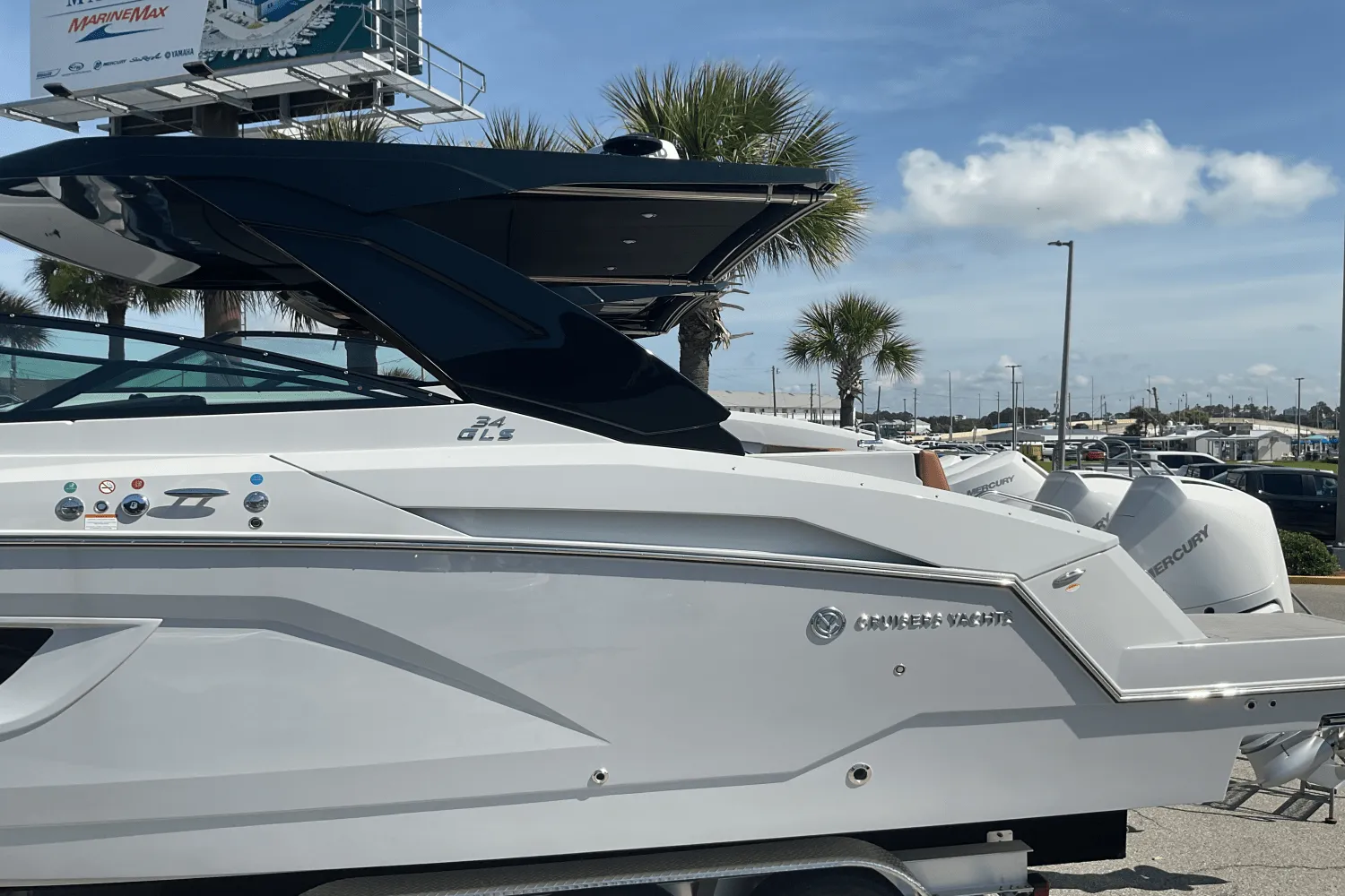 2025 Cruisers Yachts 34 GLS Outboard Image Thumbnail #2