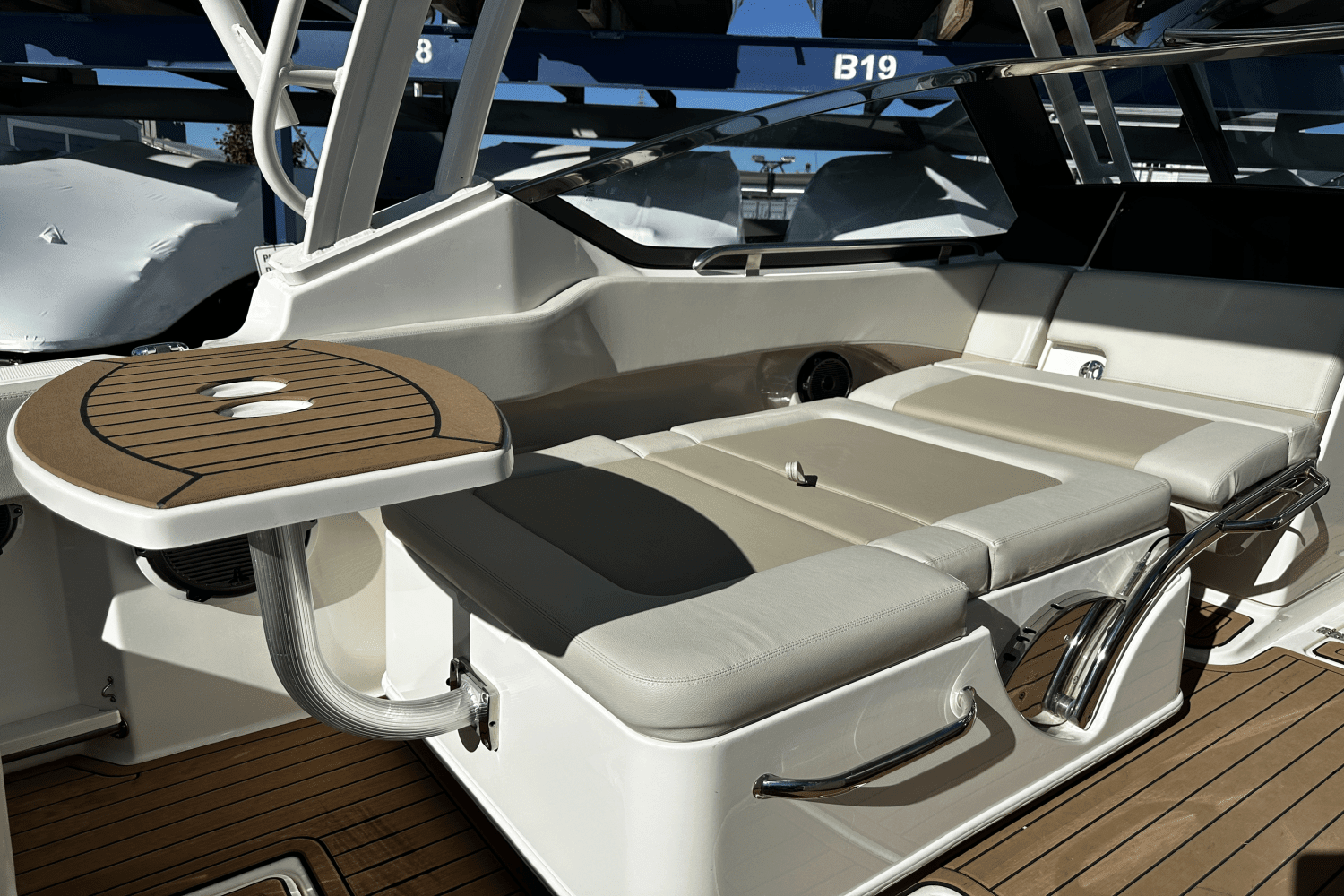 2022 Boston Whaler 240 VANTAGE Image Thumbnail #13