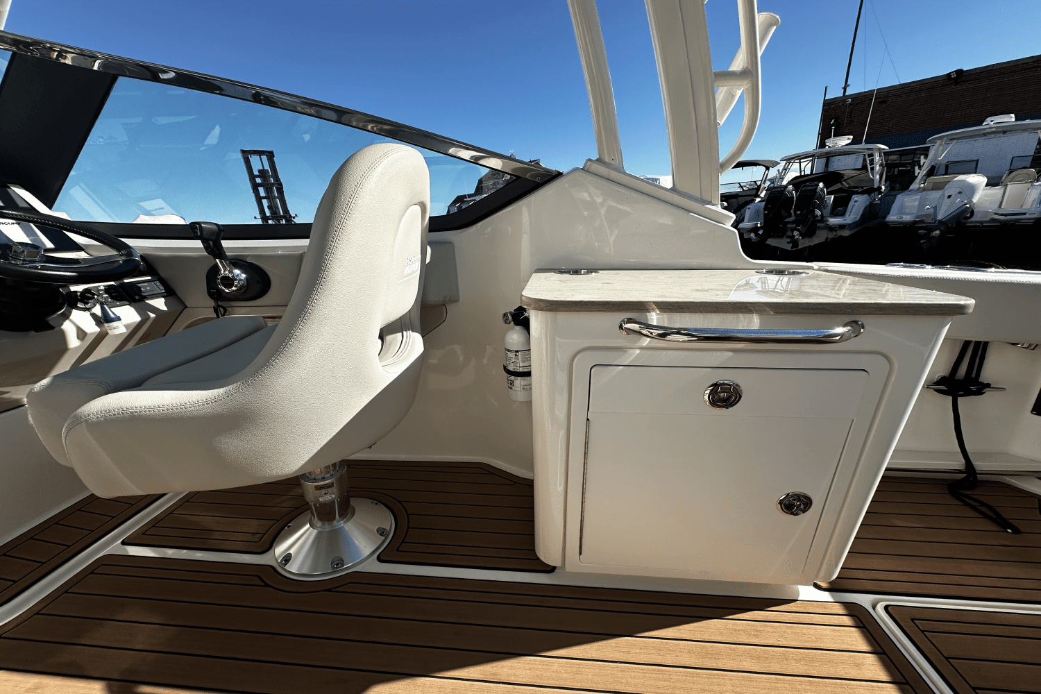 2022 Boston Whaler 240 VANTAGE Image Thumbnail #17