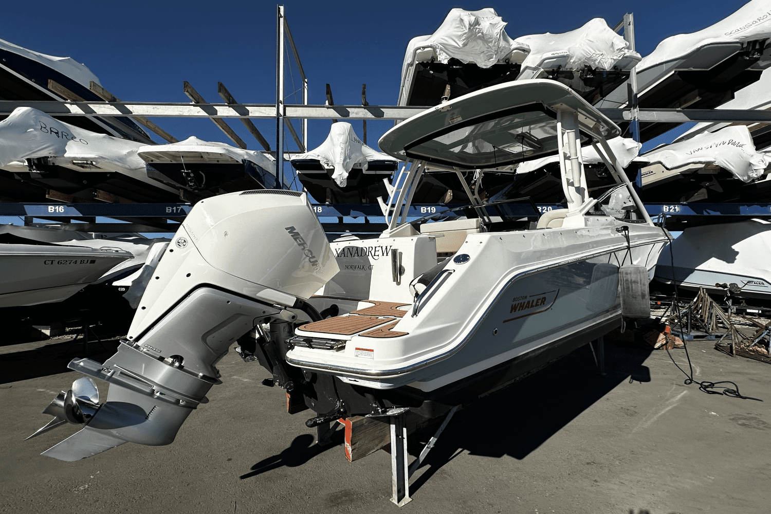 2022 Boston Whaler 240 VANTAGE Image Thumbnail #4