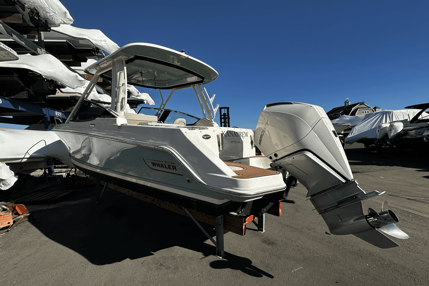 2022 Boston Whaler 240 VANTAGE Image Thumbnail #1