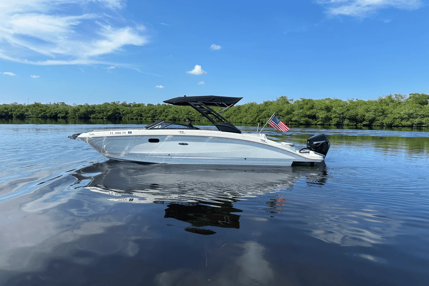 2024 Sea Ray 270 SDX-OB Image Thumbnail #0