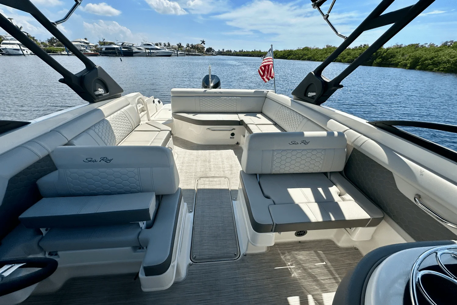 2024 Sea Ray 270 SDX-OB Image Thumbnail #27