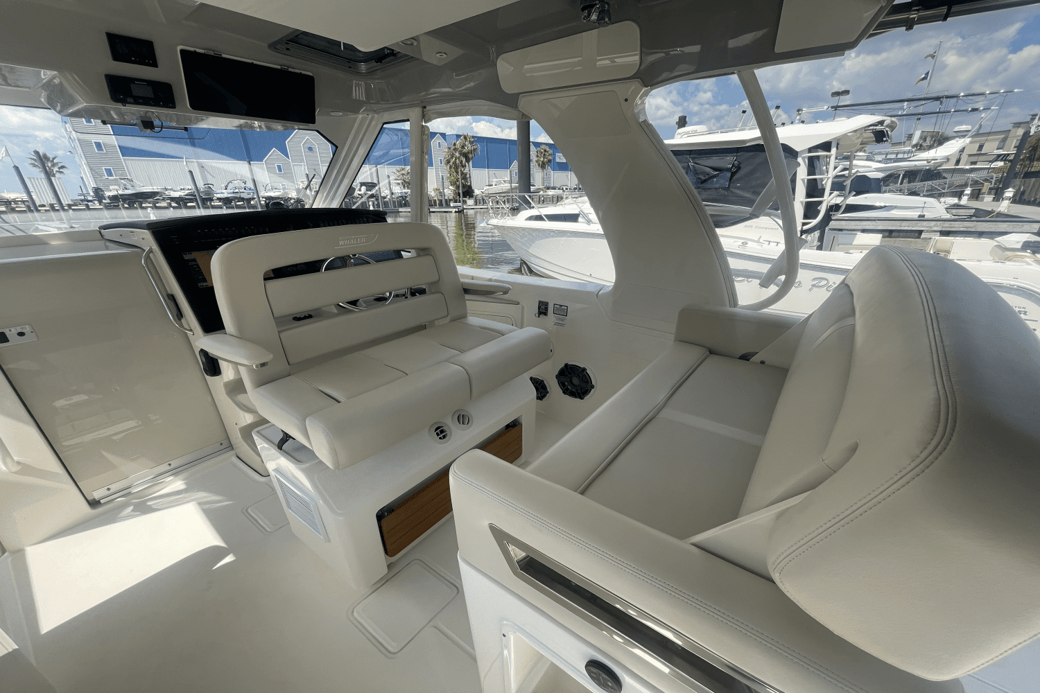 2022 Boston Whaler 380EX REALM Image Thumbnail #17