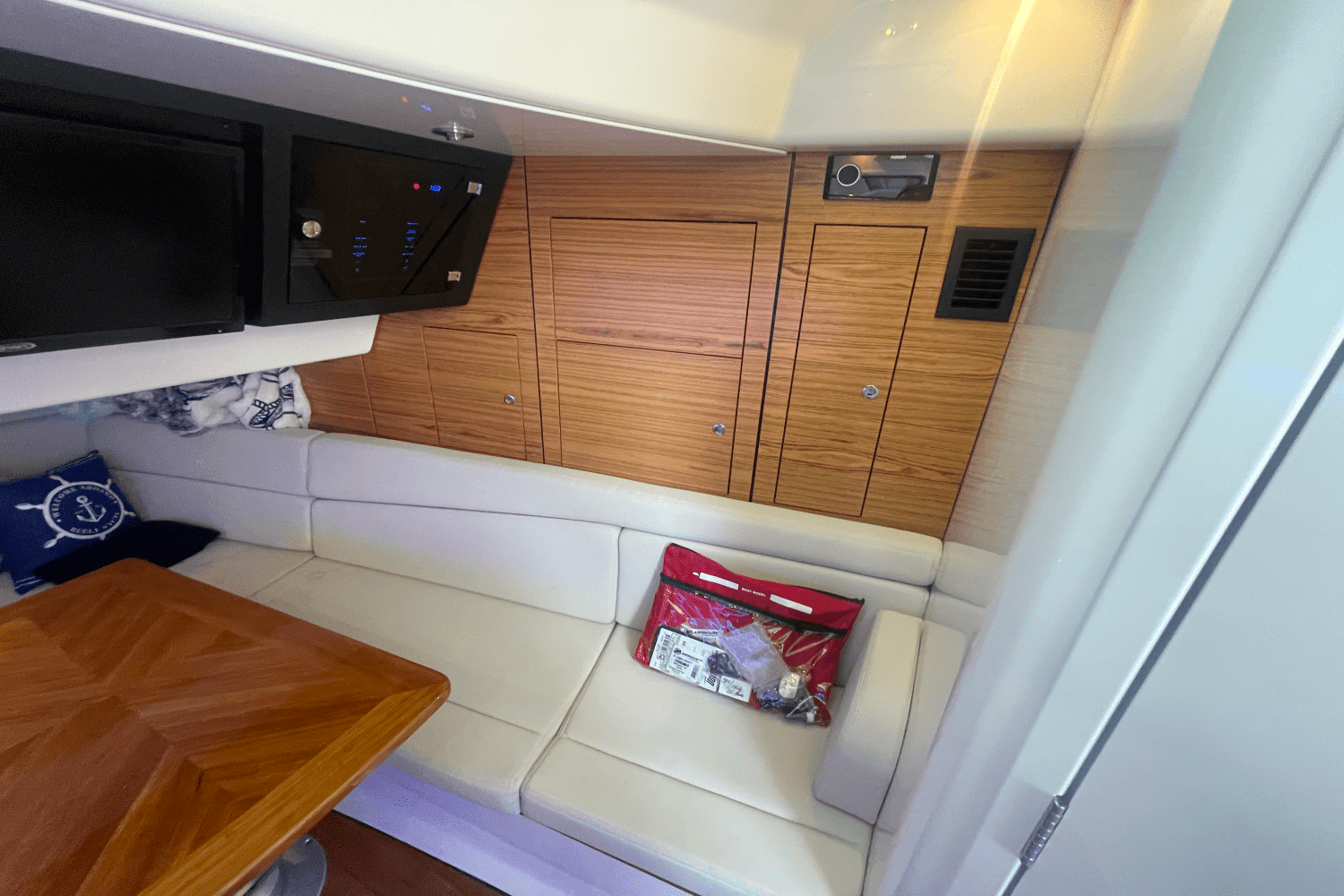 2022 Boston Whaler 380 REALM Image Thumbnail #38