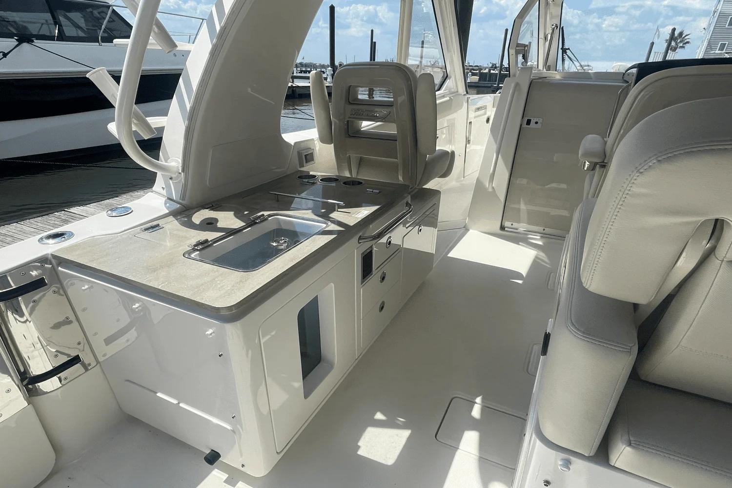2022 Boston Whaler 380 REALM Image Thumbnail #24