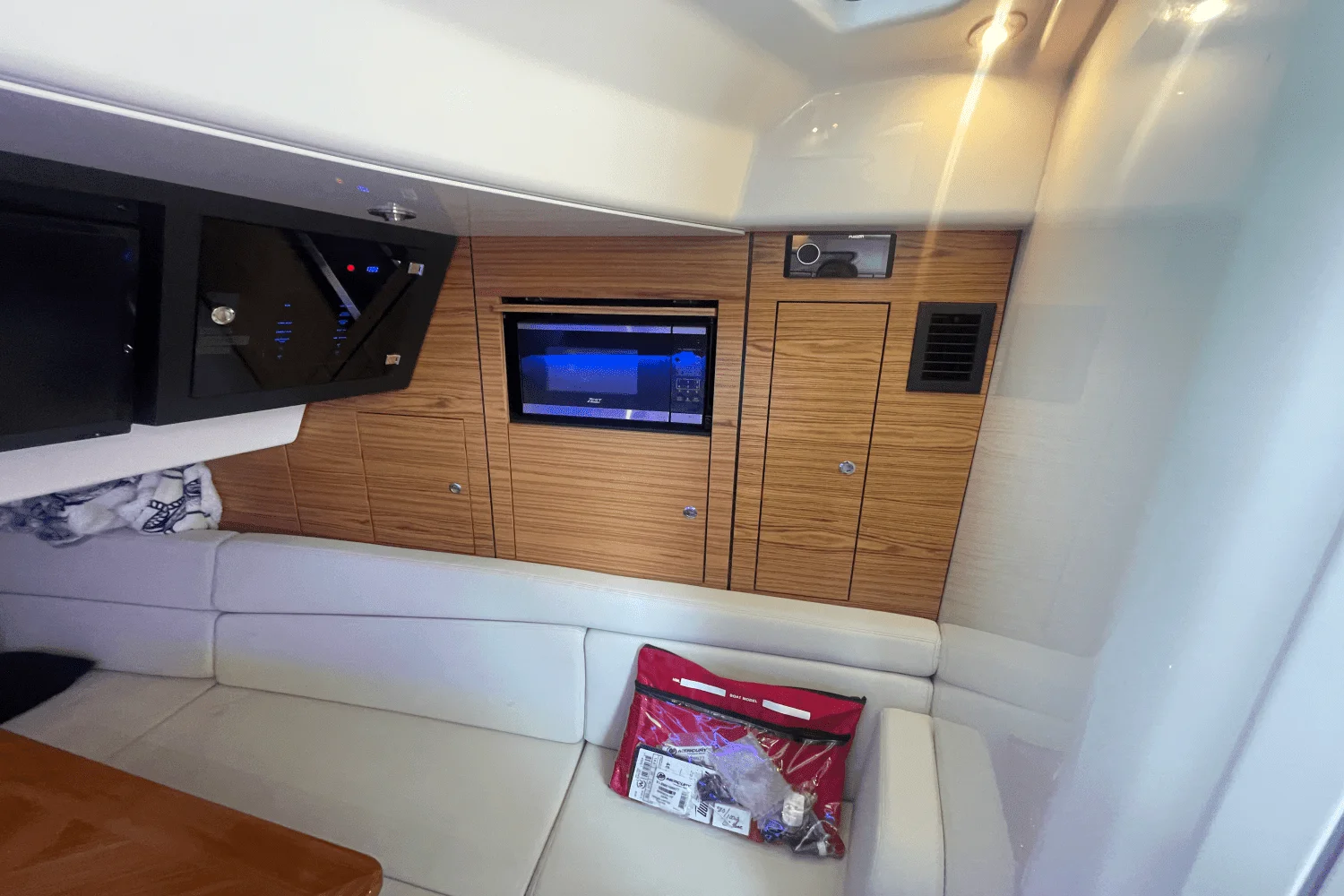 2022 Boston Whaler 380 REALM Image Thumbnail #37