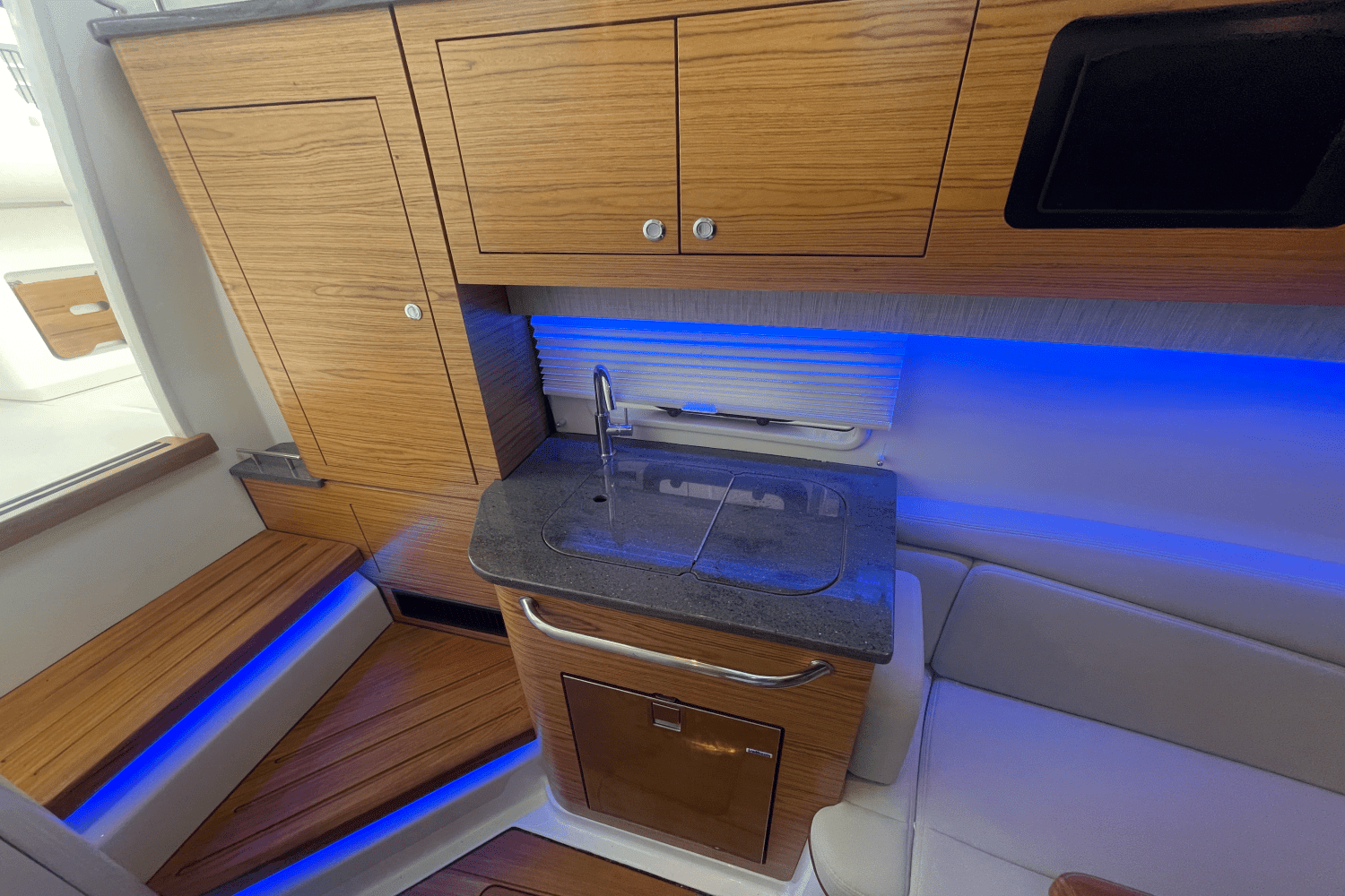 2022 Boston Whaler 380 REALM Image Thumbnail #40