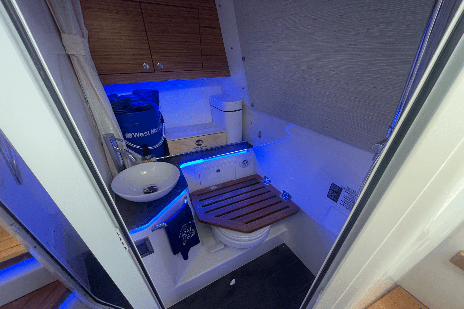 2022 Boston Whaler 380 REALM Image Thumbnail #41