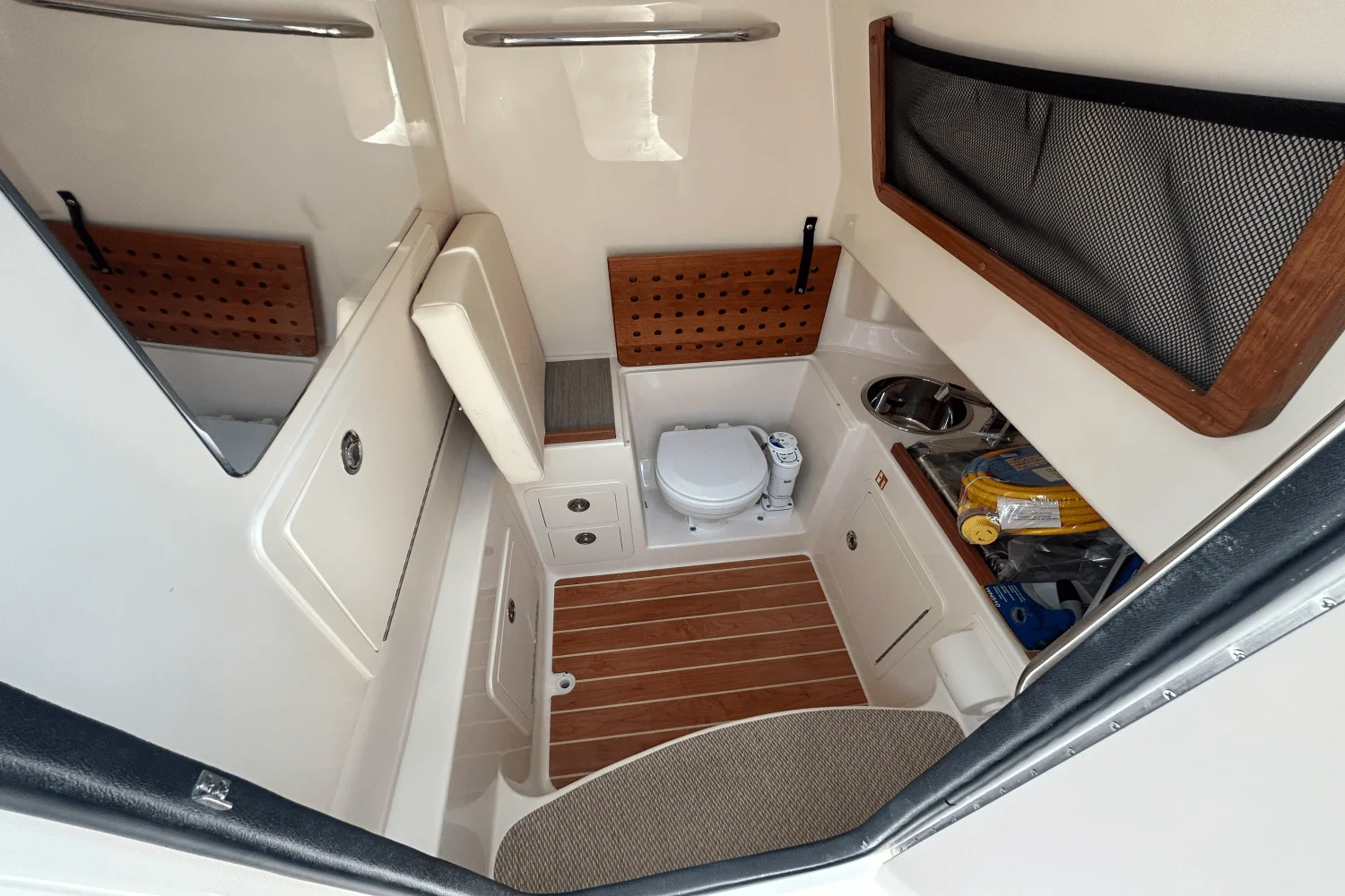 2026 Grady-White Canyon 306 Image Thumbnail #18