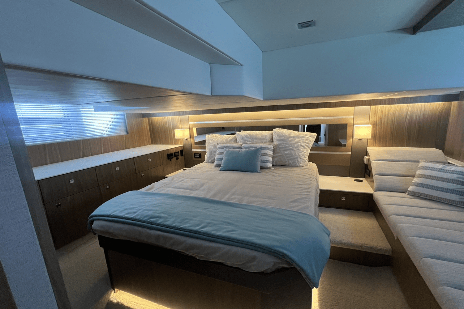 2025 Cruisers Yachts 46 Cantius Image Thumbnail #36