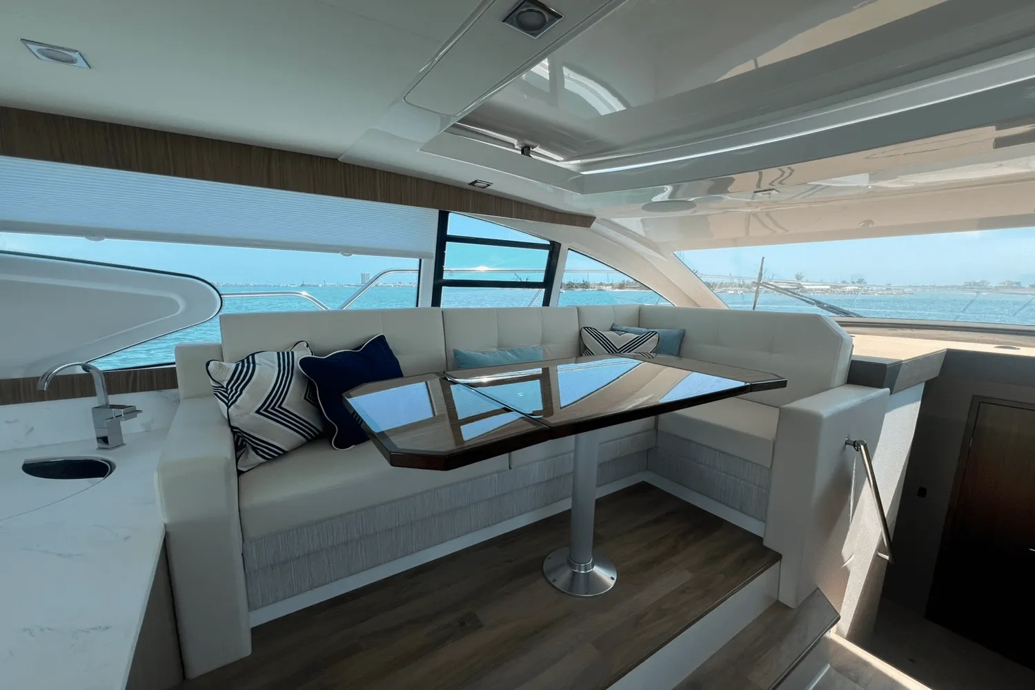 2025 Cruisers Yachts 46 Cantius Image Thumbnail #32