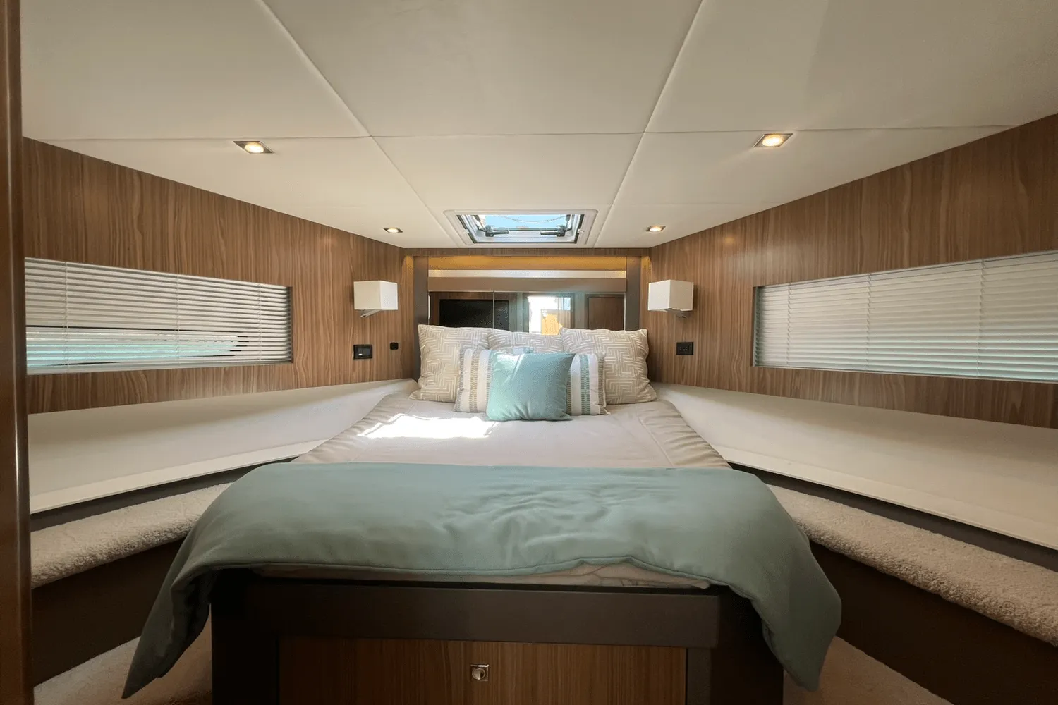 2025 Cruisers Yachts 46 Cantius Image Thumbnail #43