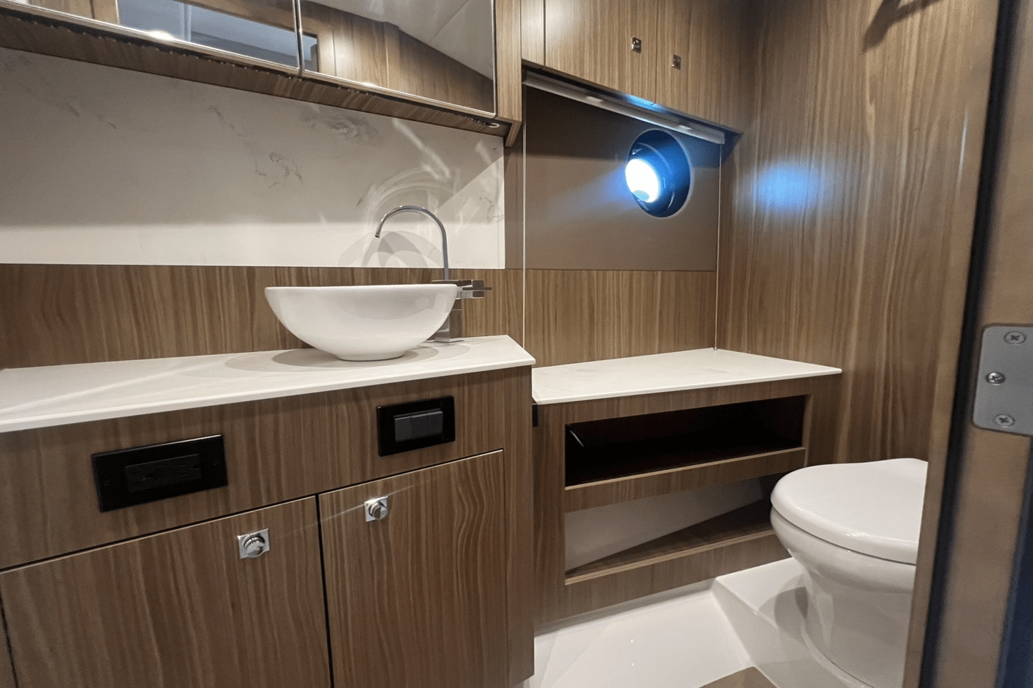 2025 Cruisers Yachts 46 Cantius Image Thumbnail #44