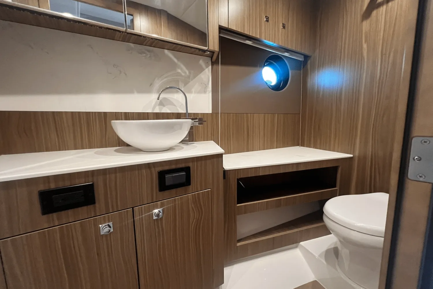 2025 Cruisers Yachts 46 Cantius Image Thumbnail #44