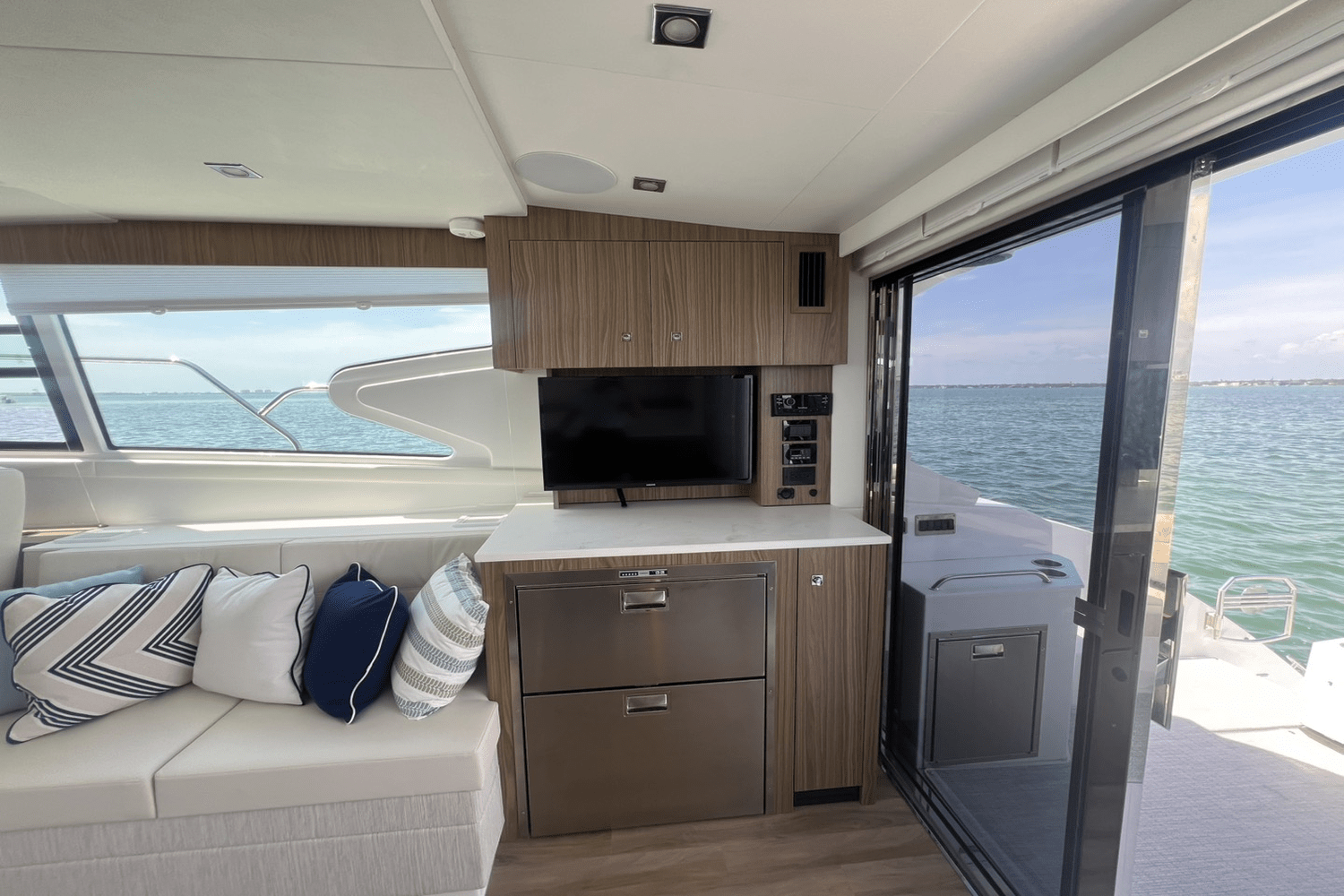 2025 Cruisers Yachts 46 Cantius Image Thumbnail #22