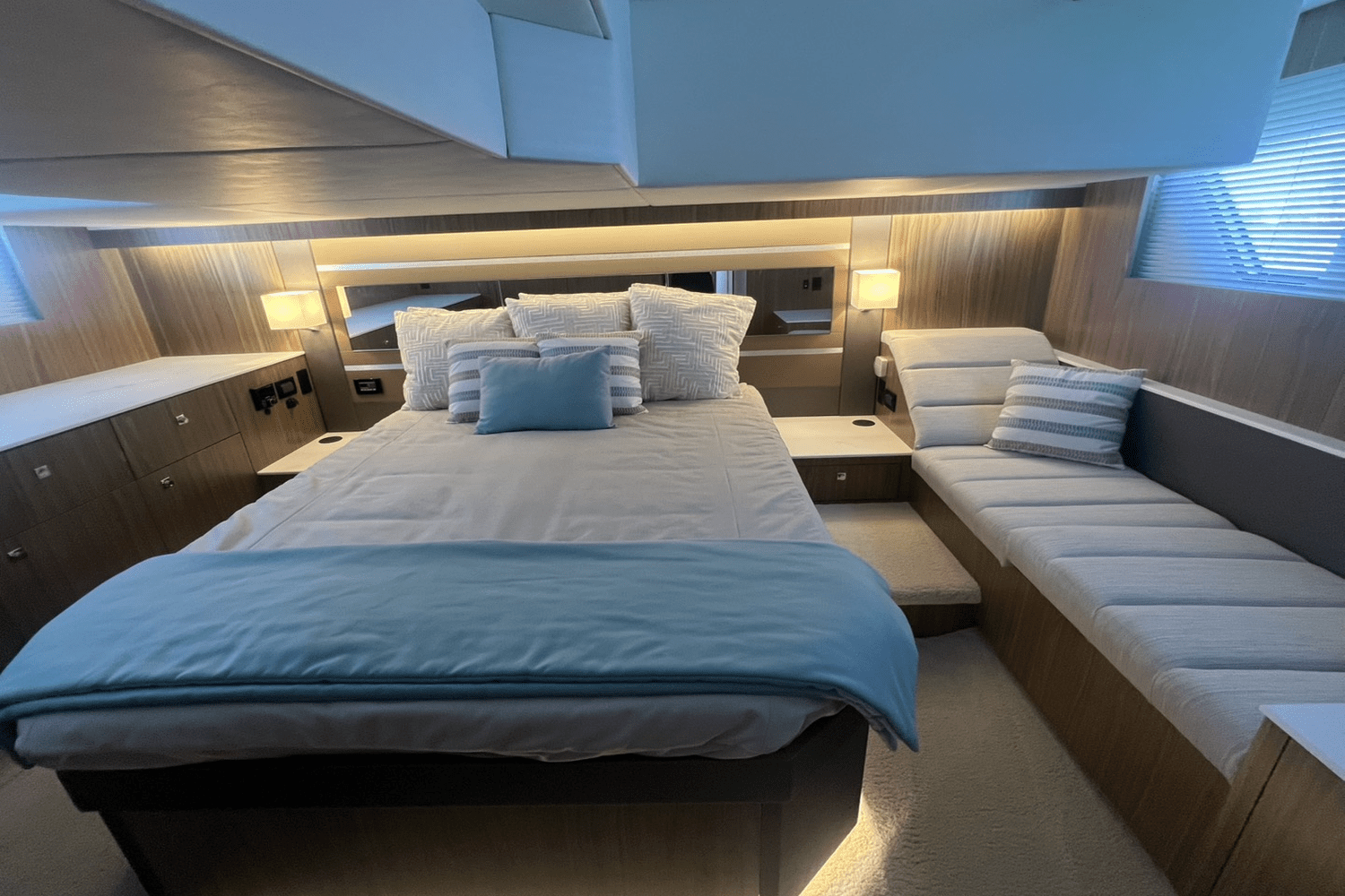 2025 Cruisers Yachts 46 Cantius Image Thumbnail #35