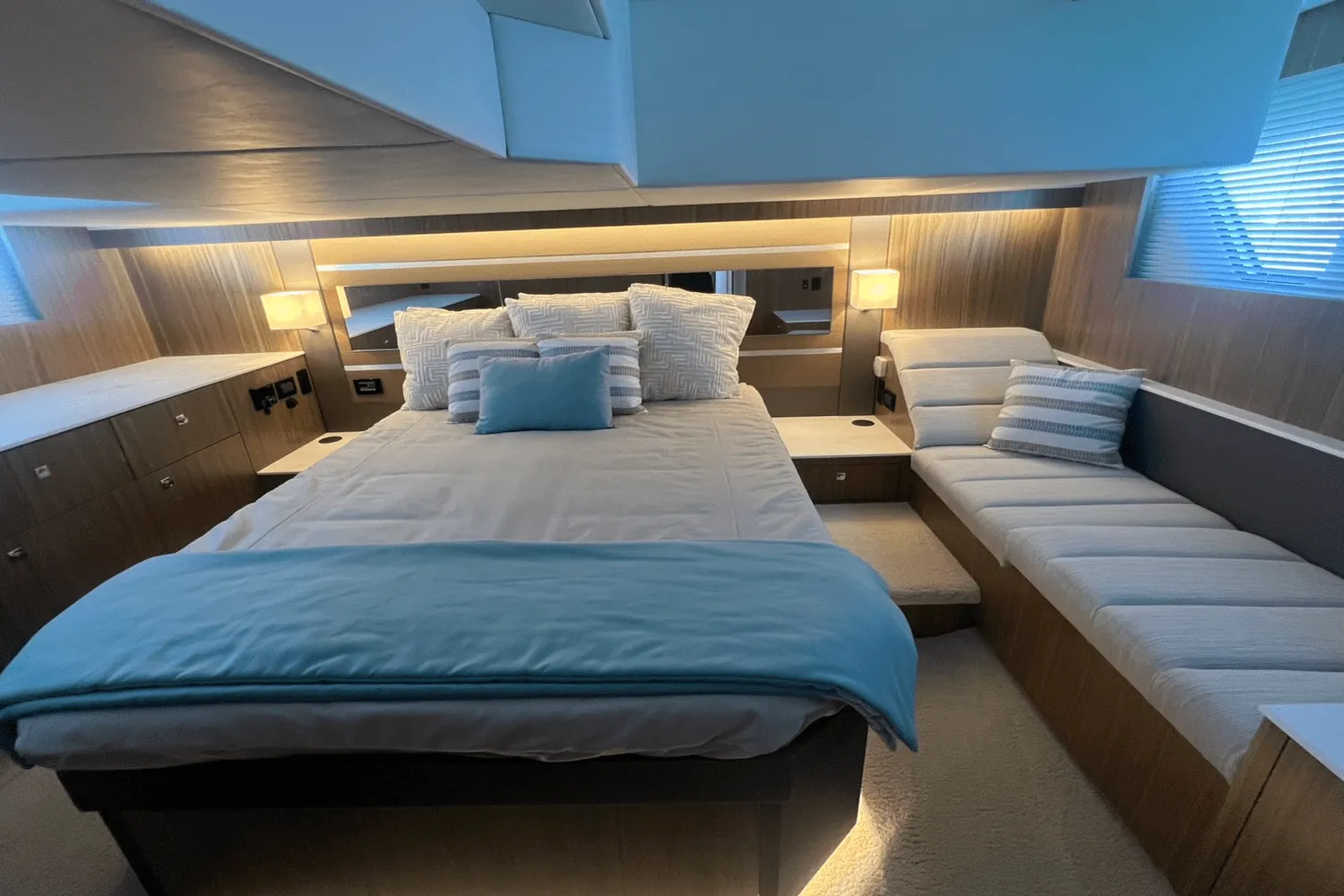 2025 Cruisers Yachts 46 Cantius Image Thumbnail #35