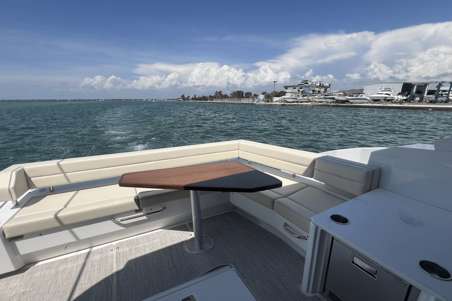 2025 Cruisers Yachts 46 Cantius Image Thumbnail #15