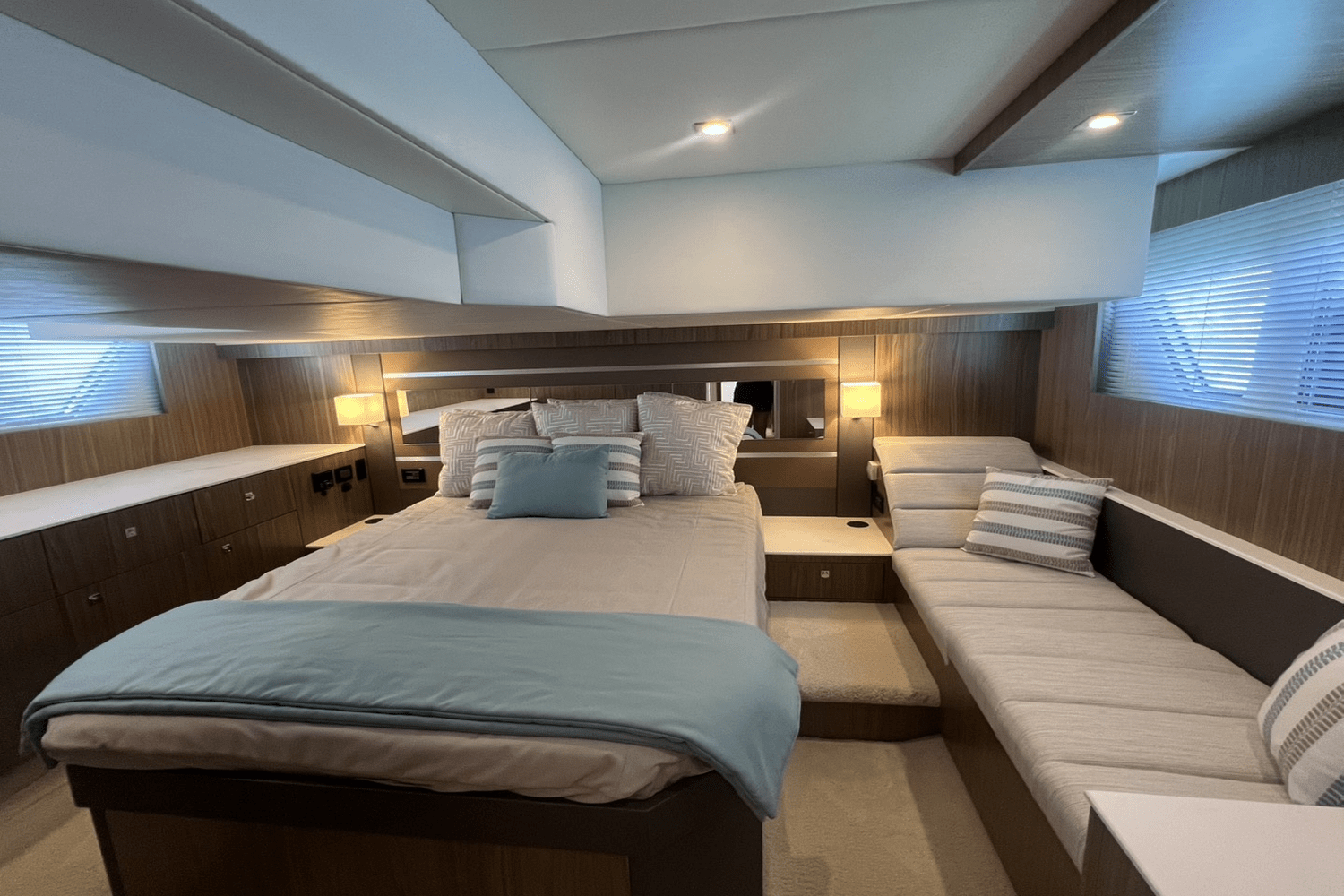 2025 Cruisers Yachts 46 Cantius Image Thumbnail #41