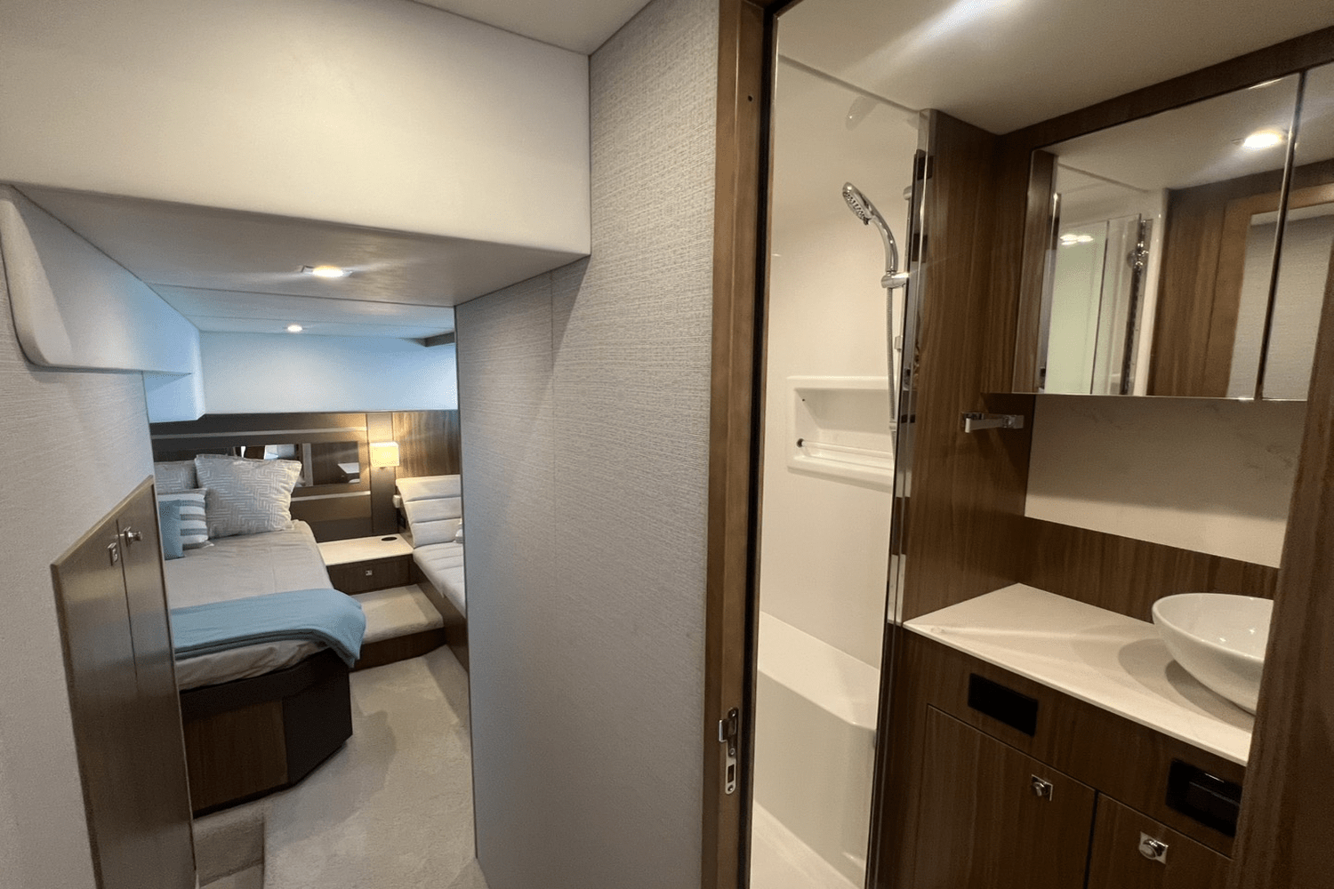 2025 Cruisers Yachts 46 Cantius Image Thumbnail #34