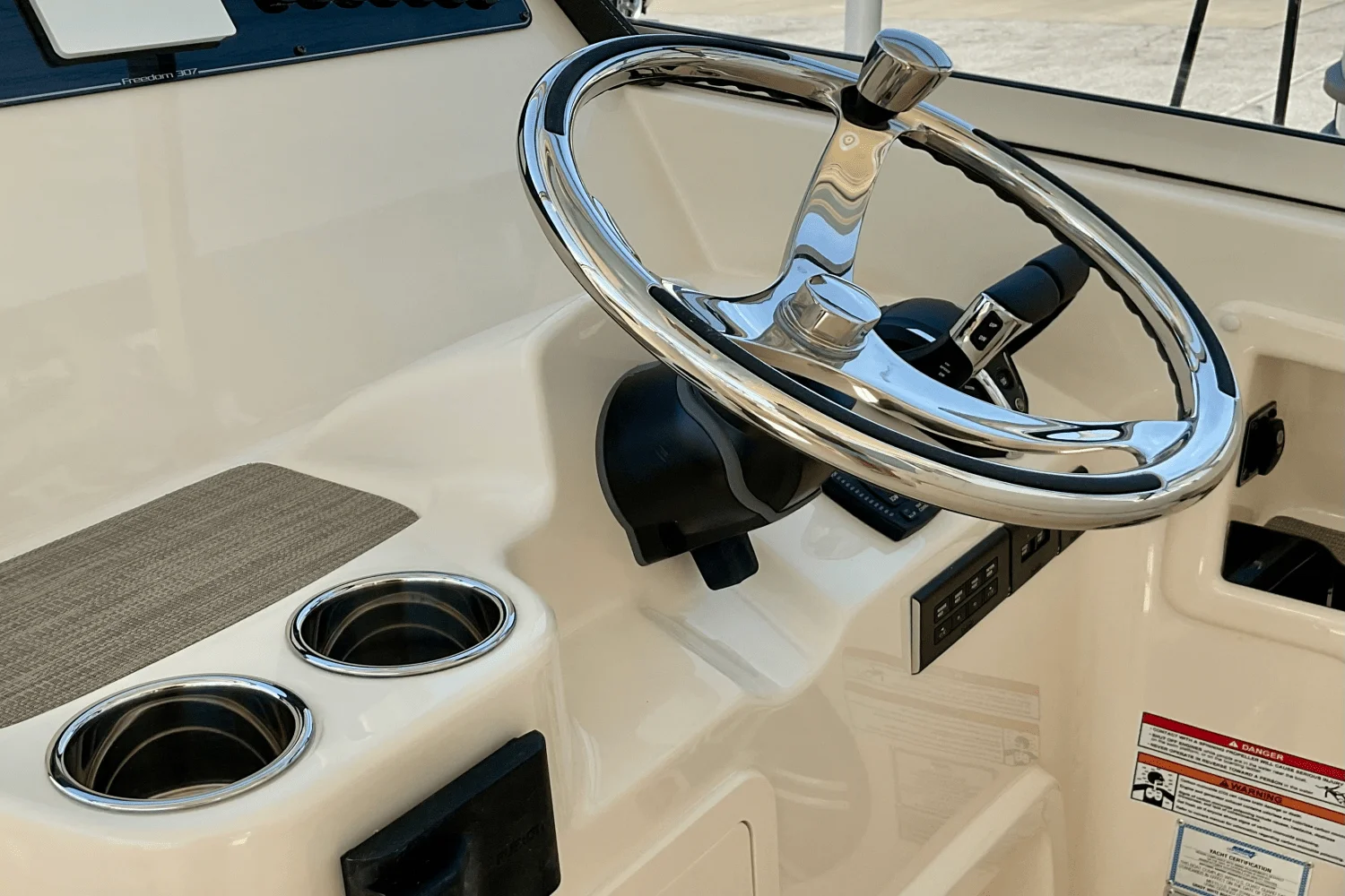 2025 Grady-White Freedom 307 Image Thumbnail #12