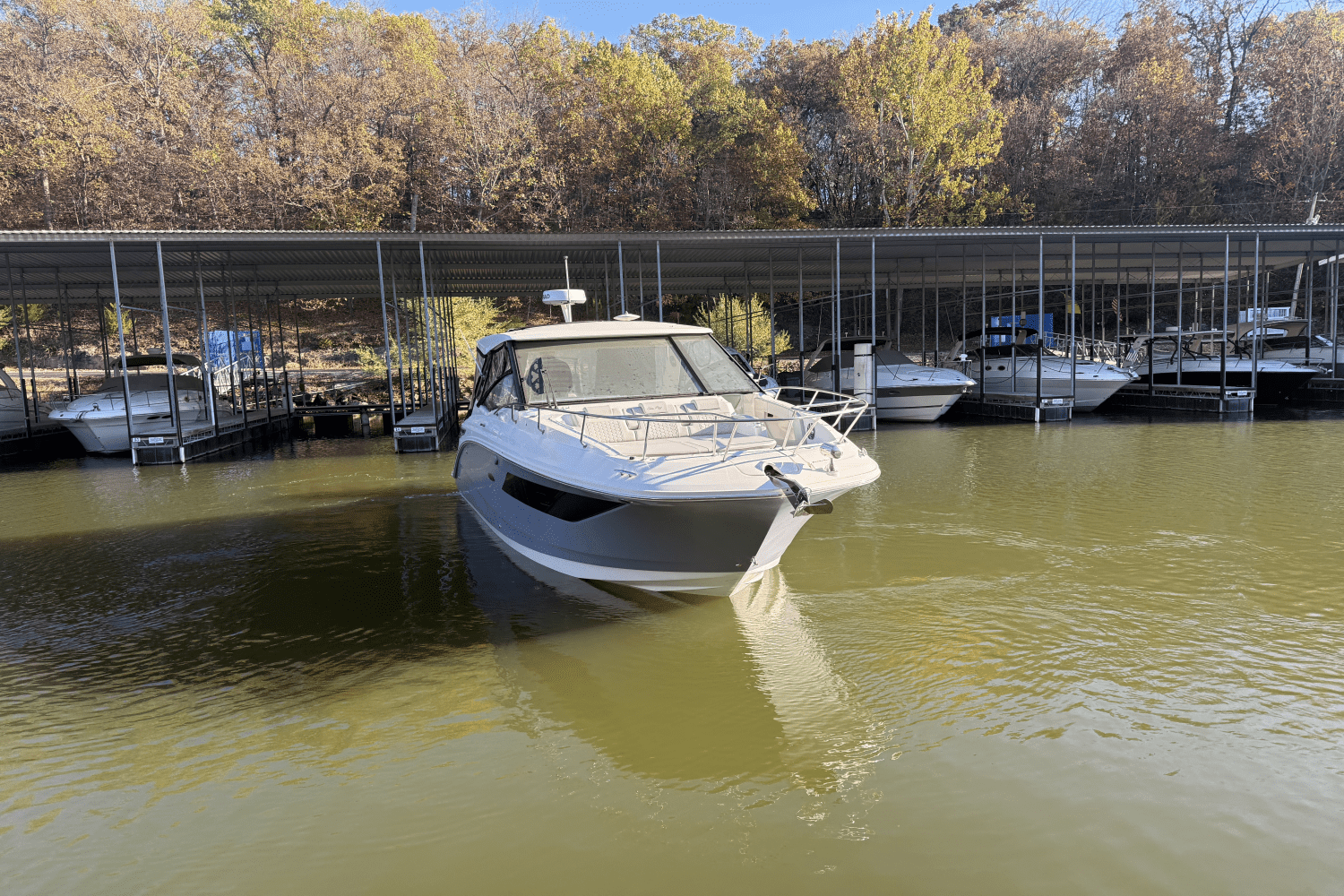 2024 Sea Ray Sundancer 320 Outboard Image Thumbnail #3