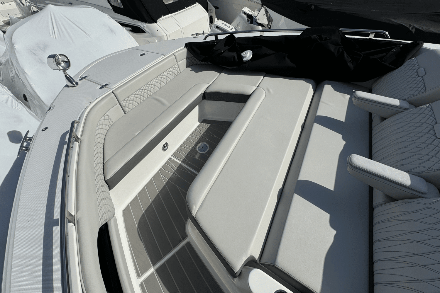 2023 Sea Ray 370 SUNDANCER OUTBOARD Image Thumbnail #41