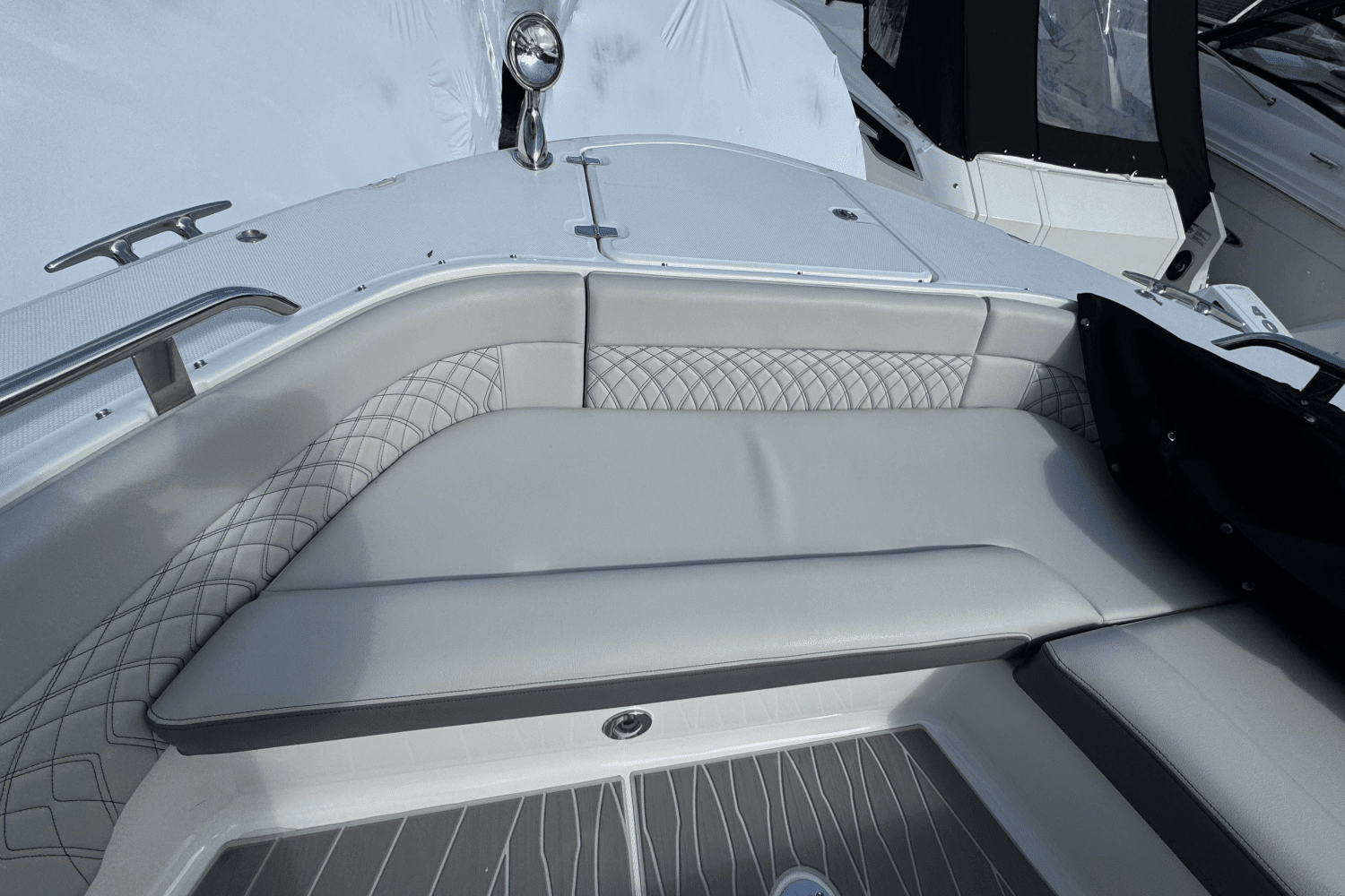 2023 Sea Ray 370 SUNDANCER OUTBOARD Image Thumbnail #43