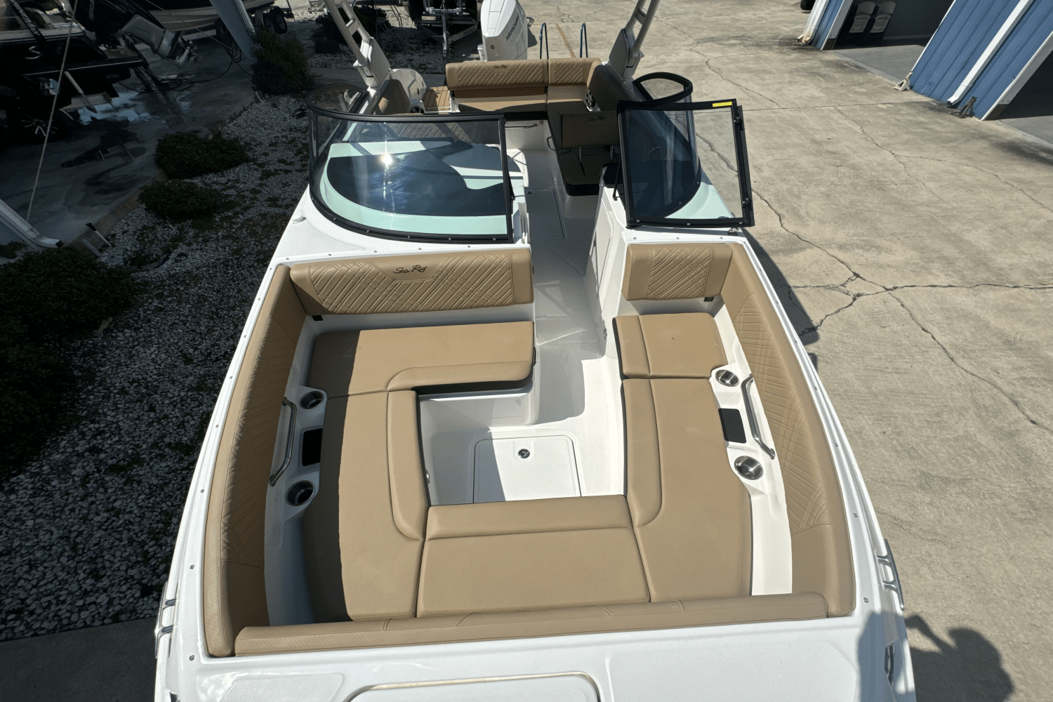 2025 Sea Ray SDX 270 Outboard Image Thumbnail #16