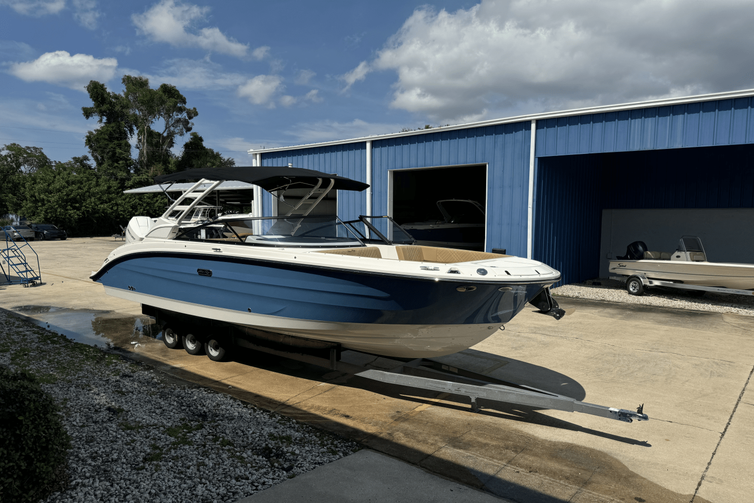 2025 Sea Ray SDX 270 Outboard Image Thumbnail #5