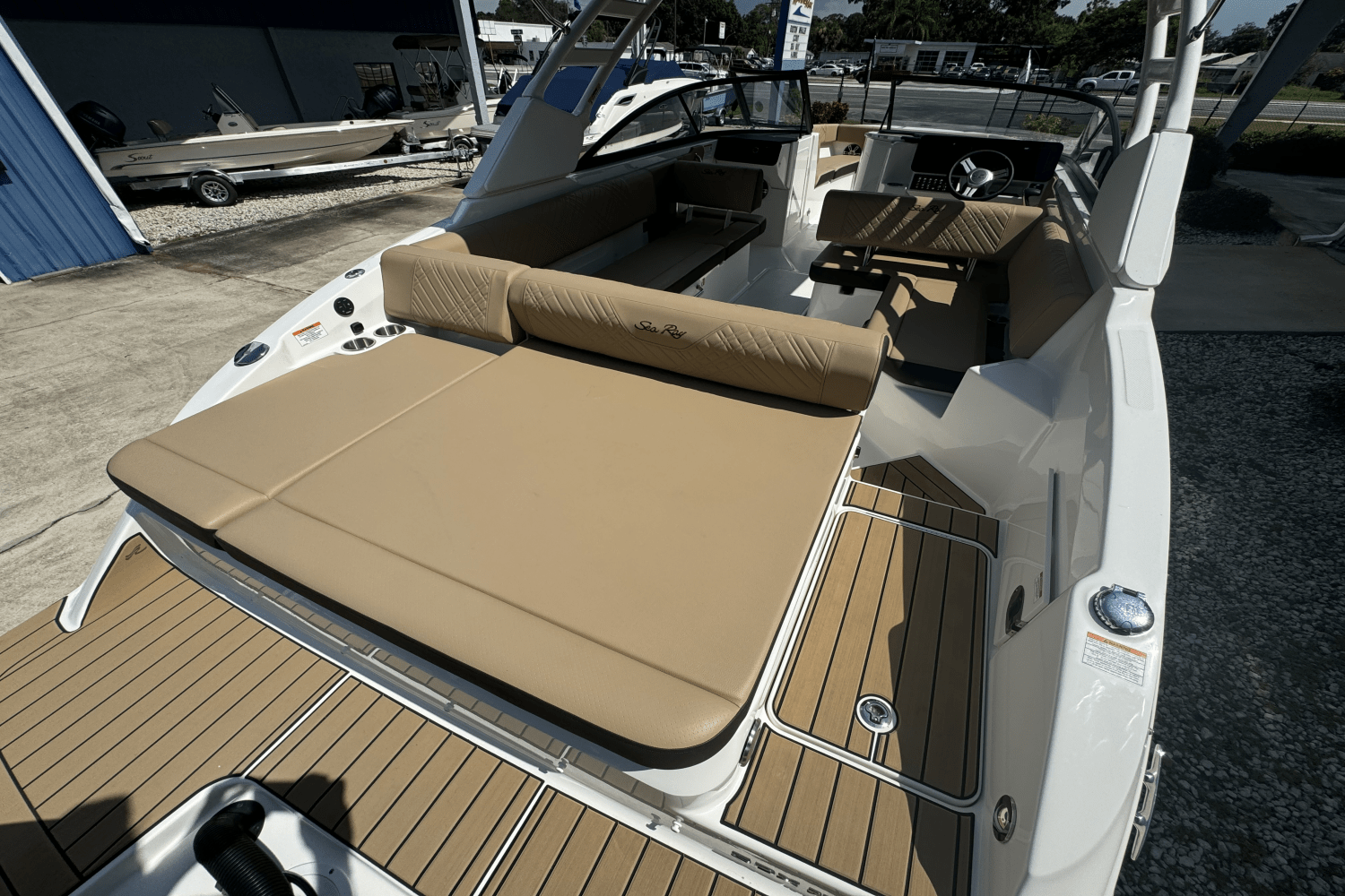 2025 Sea Ray SDX 270 Outboard Image Thumbnail #7