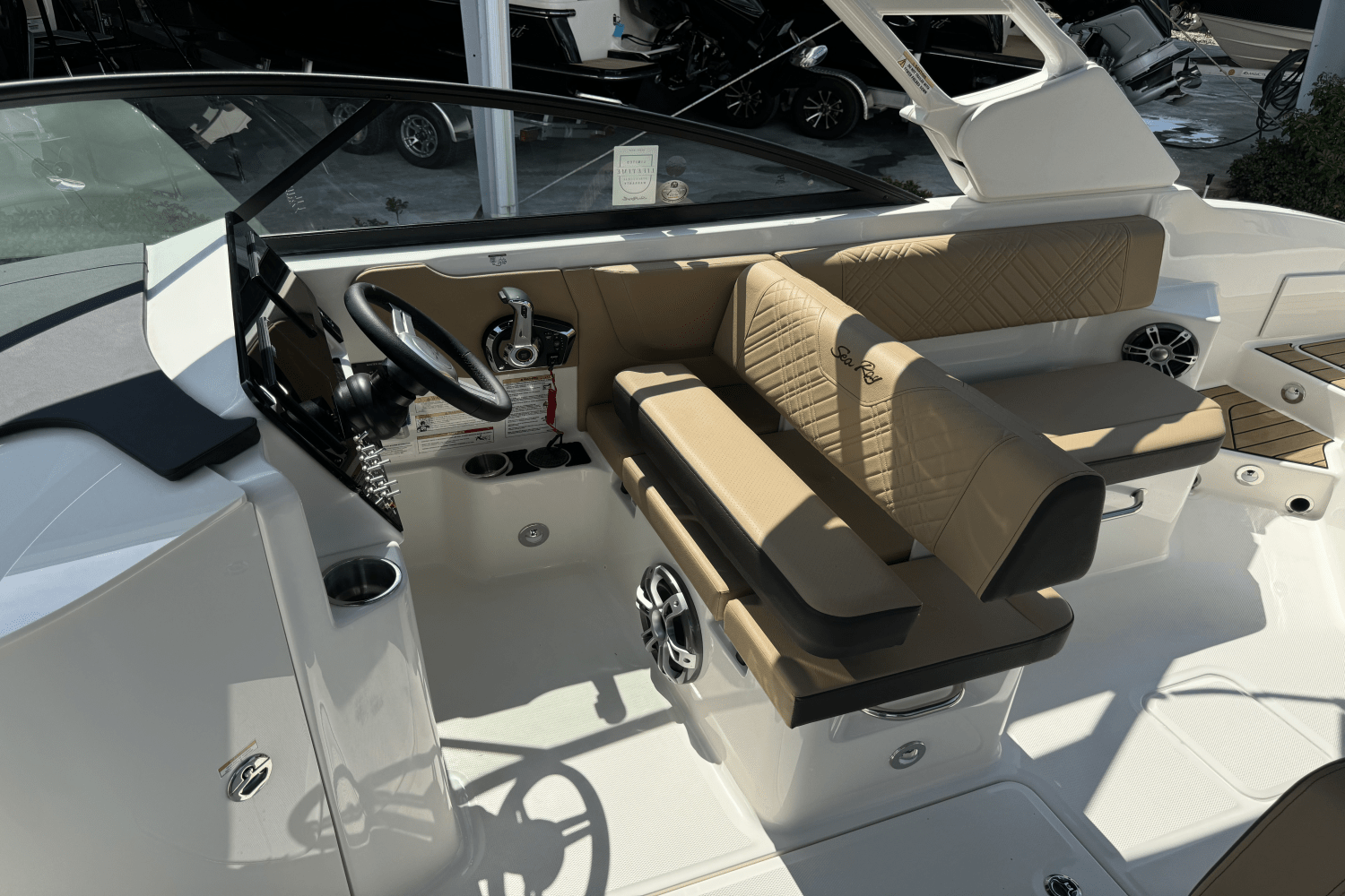 2025 Sea Ray SDX 270 Outboard Image Thumbnail #11
