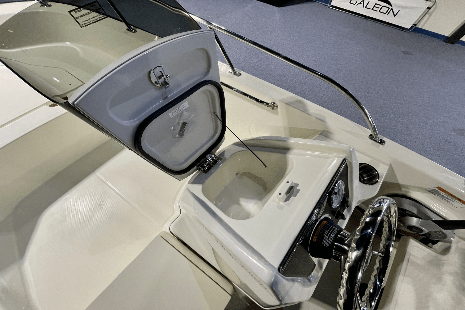 2025 Boston Whaler 160 Super Sport Image Thumbnail #10