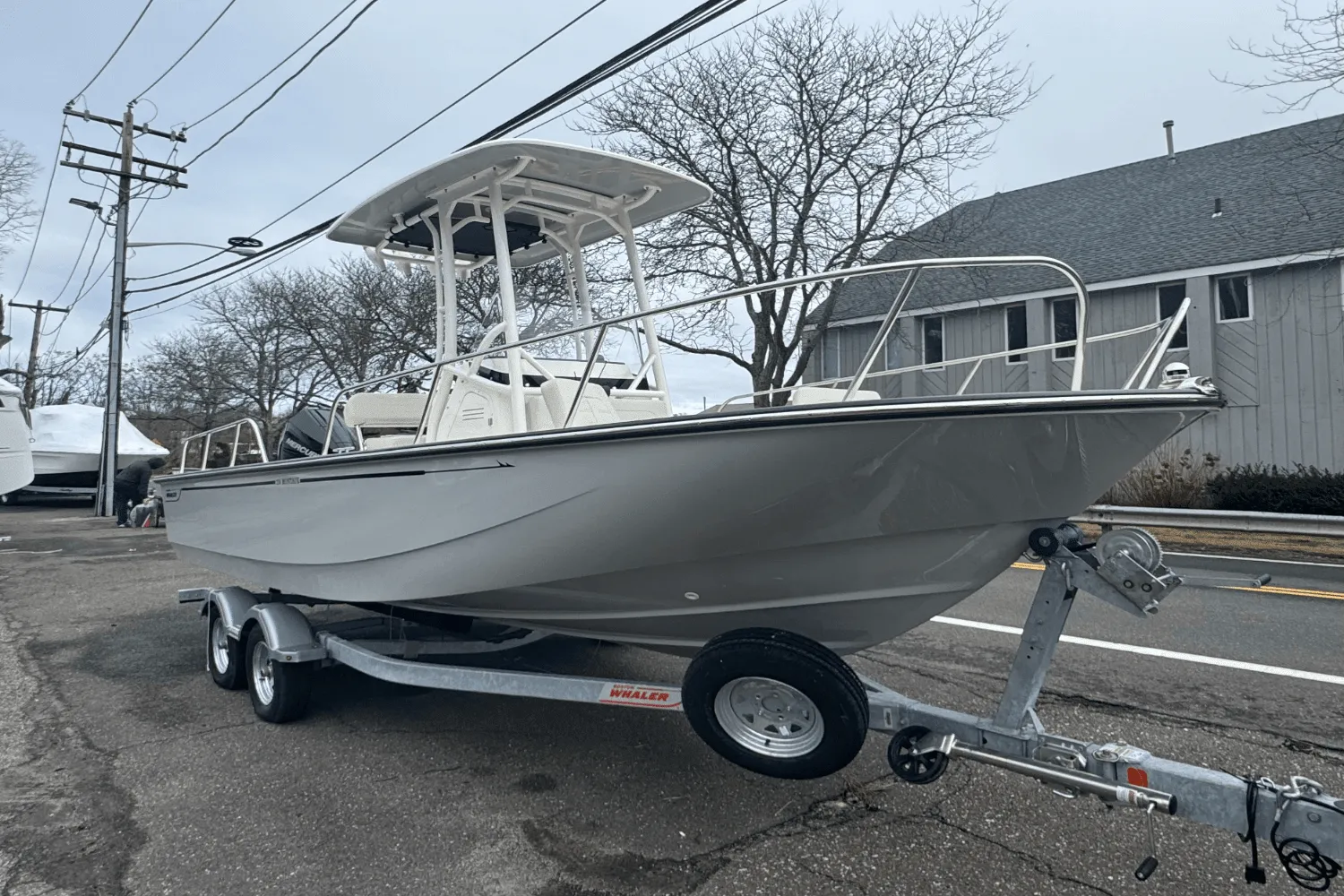 2025 Boston Whaler 210 Montauk Image Thumbnail #4