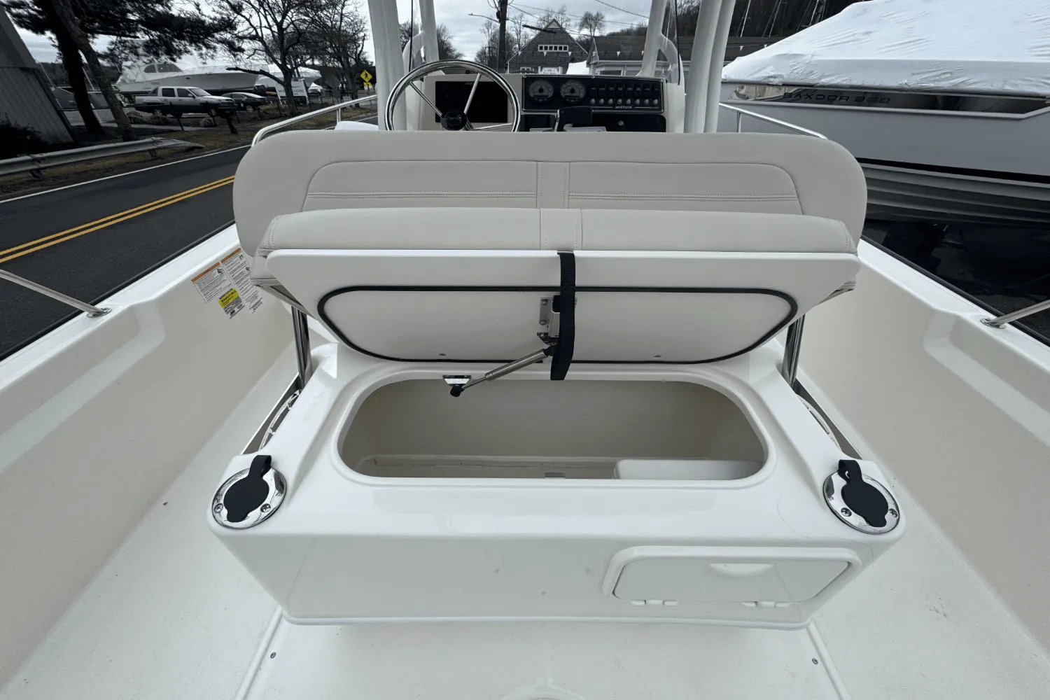 2025 Boston Whaler 210 Montauk Image Thumbnail #19