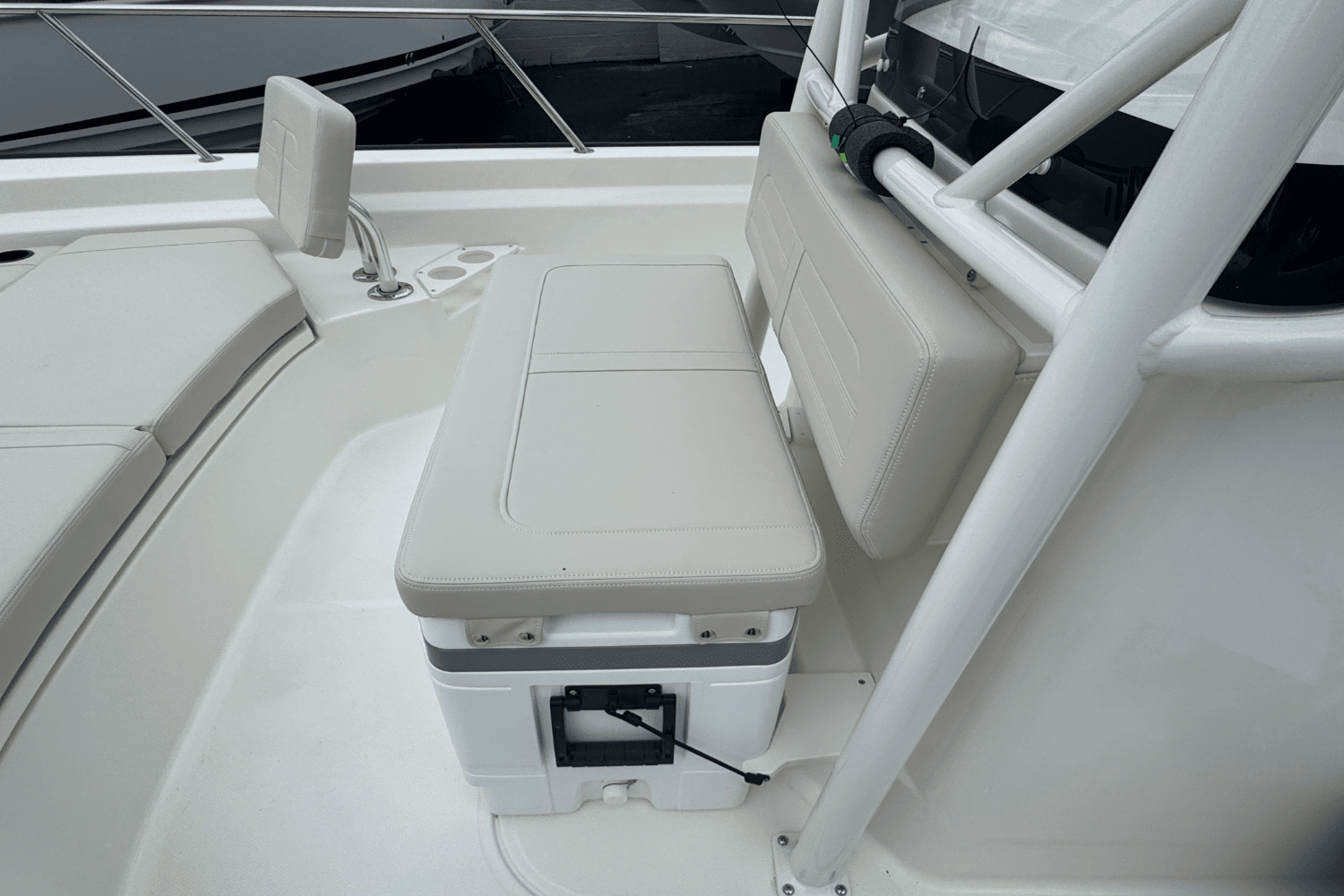 2025 Boston Whaler 210 Montauk Image Thumbnail #29