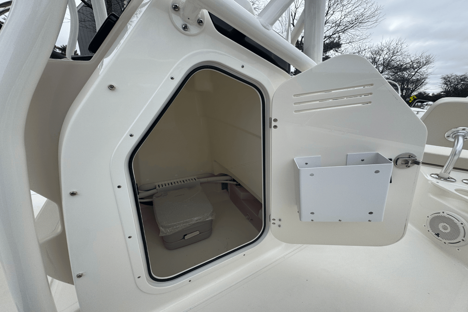 2025 Boston Whaler 210 Montauk Image Thumbnail #27