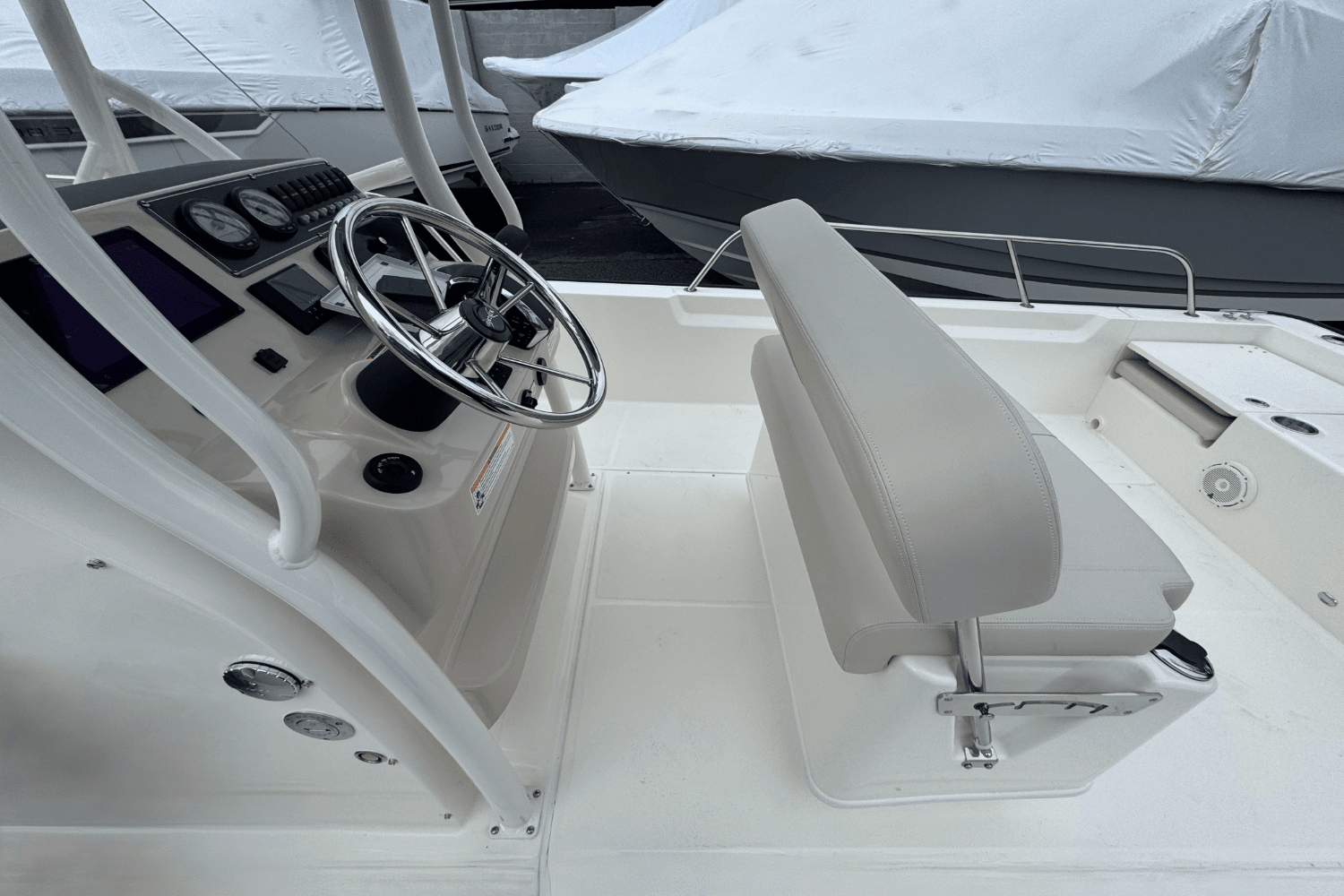 2025 Boston Whaler 210 Montauk Image Thumbnail #11