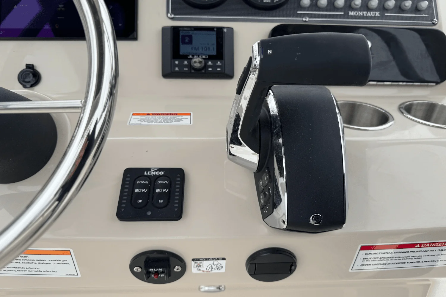 2025 Boston Whaler 210 Montauk Image Thumbnail #24